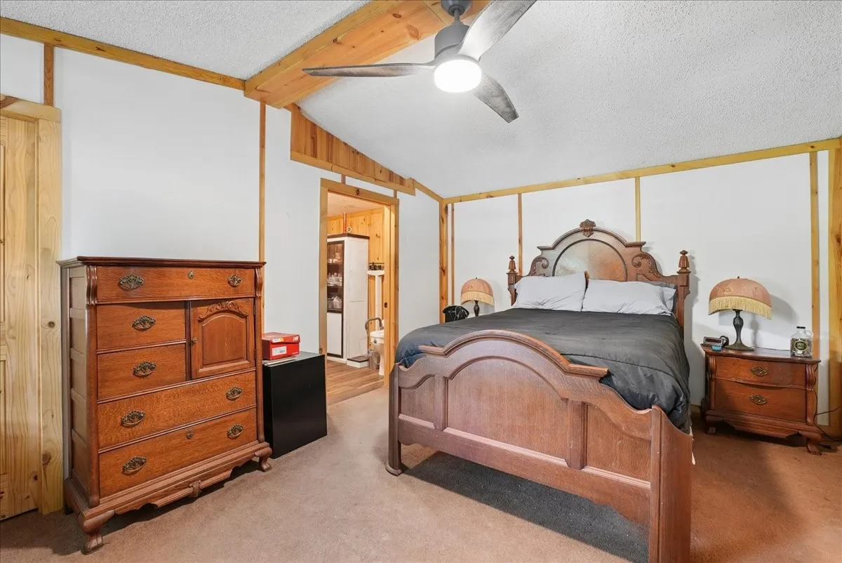 Mobile Home For Sale in Fannin County , 691 S State Highway 78, Bonham, Texas 75418, 3 Bedroom, 2 Bathroom, 6 Garage spaces, 1,368 Sqft, built in 1996, mls#21328924, Real Estate Agent in Bonham, Homes For Sale in Fannin county, Homes For Sale in Bonham, Realtor in Bonham Texas, Real Estate Brokerage Independent Realty Texas, Luminita Cordes Realtor