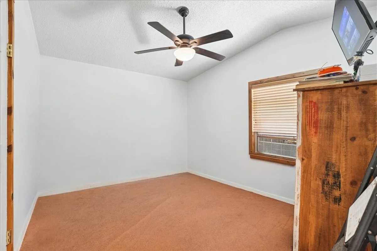Mobile Home For Sale in Fannin County , 691 S State Highway 78, Bonham, Texas 75418, 3 Bedroom, 2 Bathroom, 6 Garage spaces, 1,368 Sqft, built in 1996, mls#21328924, Real Estate Agent in Bonham, Homes For Sale in Fannin county, Homes For Sale in Bonham, Realtor in Bonham Texas, Real Estate Brokerage Independent Realty Texas, Luminita Cordes Realtor