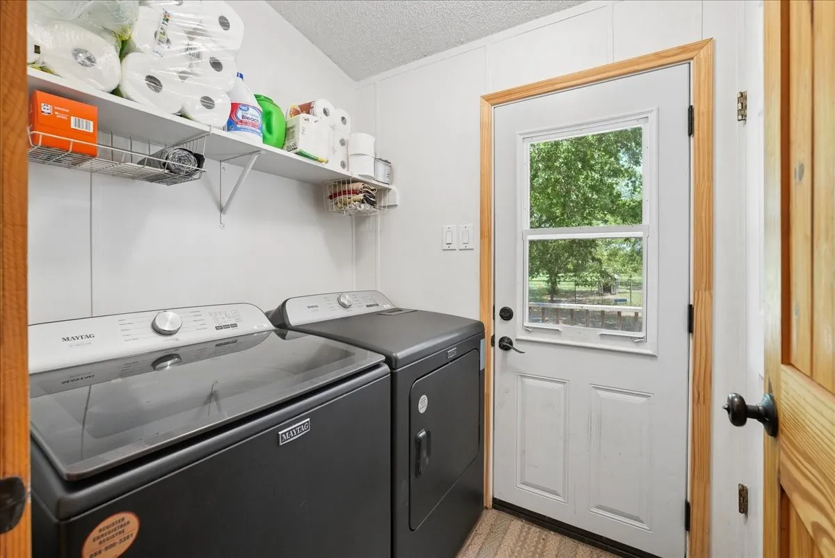 Mobile Home For Sale in Fannin County , 691 S State Highway 78, Bonham, Texas 75418, 3 Bedroom, 2 Bathroom, 6 Garage spaces, 1,368 Sqft, built in 1996, mls#21328924, Real Estate Agent in Bonham, Homes For Sale in Fannin county, Homes For Sale in Bonham, Realtor in Bonham Texas, Real Estate Brokerage Independent Realty Texas, Luminita Cordes Realtor