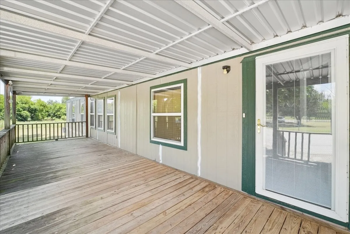 Mobile Home For Sale in Fannin County , 691 S State Highway 78, Bonham, Texas 75418, 3 Bedroom, 2 Bathroom, 6 Garage spaces, 1,368 Sqft, built in 1996, mls#21328924, Real Estate Agent in Bonham, Homes For Sale in Fannin county, Homes For Sale in Bonham, Realtor in Bonham Texas, Real Estate Brokerage Independent Realty Texas, Luminita Cordes Realtor