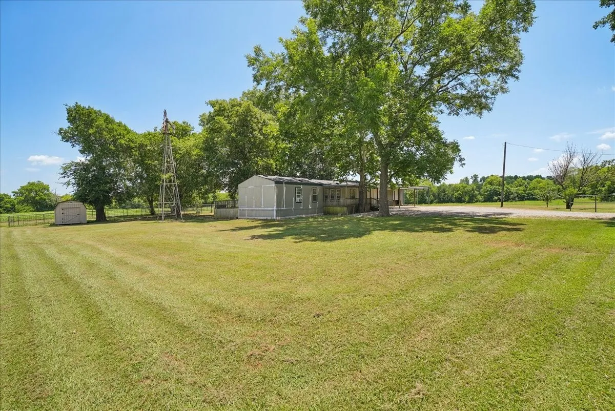 Mobile Home For Sale in Fannin County , 691 S State Highway 78, Bonham, Texas 75418, 3 Bedroom, 2 Bathroom, 6 Garage spaces, 1,368 Sqft, built in 1996, mls#21328924, Real Estate Agent in Bonham, Homes For Sale in Fannin county, Homes For Sale in Bonham, Realtor in Bonham Texas, Real Estate Brokerage Independent Realty Texas, Luminita Cordes Realtor