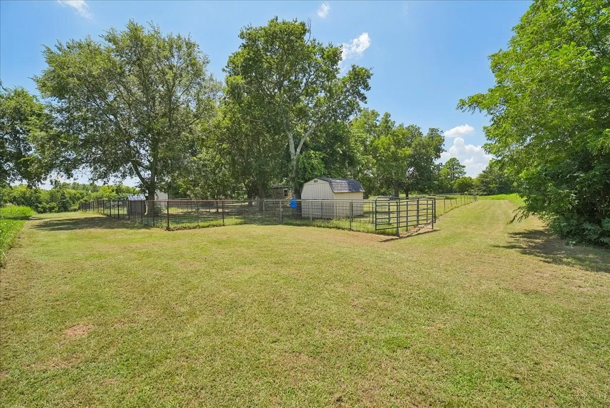 Mobile Home For Sale in Fannin County , 691 S State Highway 78, Bonham, Texas 75418, 3 Bedroom, 2 Bathroom, 6 Garage spaces, 1,368 Sqft, built in 1996, mls#21328924, Real Estate Agent in Bonham, Homes For Sale in Fannin county, Homes For Sale in Bonham, Realtor in Bonham Texas, Real Estate Brokerage Independent Realty Texas, Luminita Cordes Realtor