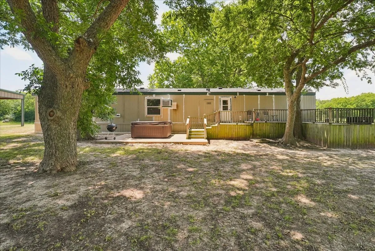 Mobile Home For Sale in Fannin County , 691 S State Highway 78, Bonham, Texas 75418, 3 Bedroom, 2 Bathroom, 6 Garage spaces, 1,368 Sqft, built in 1996, mls#21328924, Real Estate Agent in Bonham, Homes For Sale in Fannin county, Homes For Sale in Bonham, Realtor in Bonham Texas, Real Estate Brokerage Independent Realty Texas, Luminita Cordes Realtor