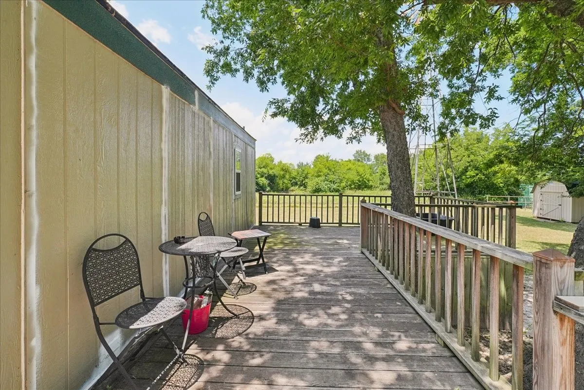 Mobile Home For Sale in Fannin County , 691 S State Highway 78, Bonham, Texas 75418, 3 Bedroom, 2 Bathroom, 6 Garage spaces, 1,368 Sqft, built in 1996, mls#21328924, Real Estate Agent in Bonham, Homes For Sale in Fannin county, Homes For Sale in Bonham, Realtor in Bonham Texas, Real Estate Brokerage Independent Realty Texas, Luminita Cordes Realtor