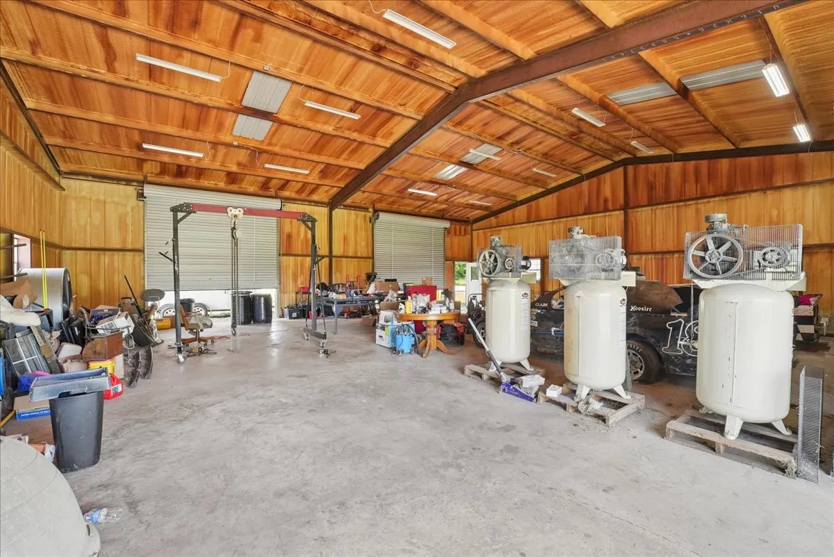 Mobile Home For Sale in Fannin County , 691 S State Highway 78, Bonham, Texas 75418, 3 Bedroom, 2 Bathroom, 6 Garage spaces, 1,368 Sqft, built in 1996, mls#21328924, Real Estate Agent in Bonham, Homes For Sale in Fannin county, Homes For Sale in Bonham, Realtor in Bonham Texas, Real Estate Brokerage Independent Realty Texas, Luminita Cordes Realtor
