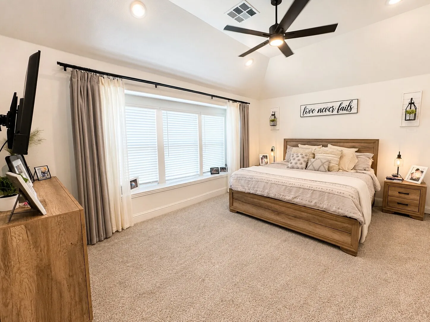 Single Family Residence For Sale in Johnson County , 7709 Gatevine Avenue, Joshua, Texas 76058, 4 Bedroom, 3 Bathroom, 2 Garage spaces, 2,333 Sqft, built in 2025, mls#21329475, Real Estate Agent in Joshua, Homes For Sale in Johnson county, Homes For Sale in Joshua, Realtor in Joshua Texas, Real Estate Brokerage Independent Realty Texas, Luminita Cordes Realtor