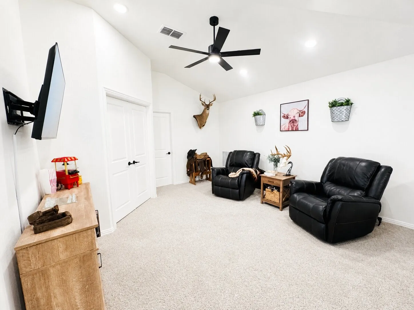 Single Family Residence For Sale in Johnson County , 7709 Gatevine Avenue, Joshua, Texas 76058, 4 Bedroom, 3 Bathroom, 2 Garage spaces, 2,333 Sqft, built in 2025, mls#21329475, Real Estate Agent in Joshua, Homes For Sale in Johnson county, Homes For Sale in Joshua, Realtor in Joshua Texas, Real Estate Brokerage Independent Realty Texas, Luminita Cordes Realtor