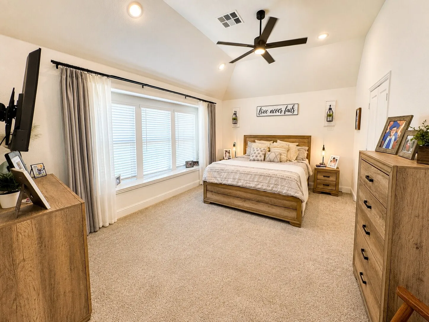 Single Family Residence For Sale in Johnson County , 7709 Gatevine Avenue, Joshua, Texas 76058, 4 Bedroom, 3 Bathroom, 2 Garage spaces, 2,333 Sqft, built in 2025, mls#21329475, Real Estate Agent in Joshua, Homes For Sale in Johnson county, Homes For Sale in Joshua, Realtor in Joshua Texas, Real Estate Brokerage Independent Realty Texas, Luminita Cordes Realtor