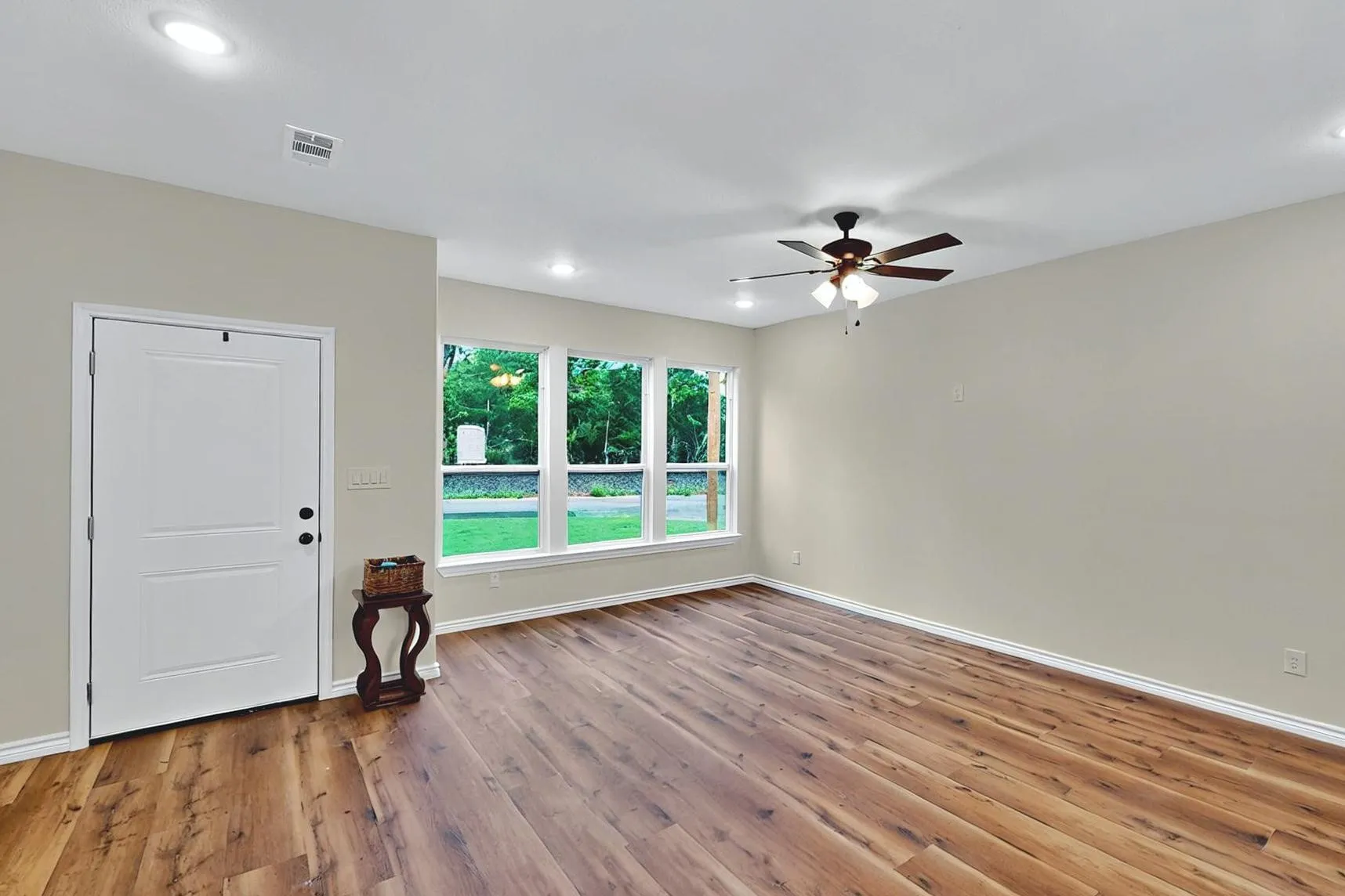 Single Family Residence For Rent in Hopkins County , 415 Martin Luther King Jr Street, Sulphur Springs, Texas 75482, 3 Bedroom, 2 Bathroom, 2 Garage spaces, 1,589 Sqft, built in 2025, mls#21329683, Real Estate Agent in Sulphur Springs, Homes For Rent in Hopkins county, Homes For Rent in Sulphur Springs, Realtor in Sulphur Springs Texas, Real Estate Brokerage Independent Realty Texas, Luminita Cordes Realtor