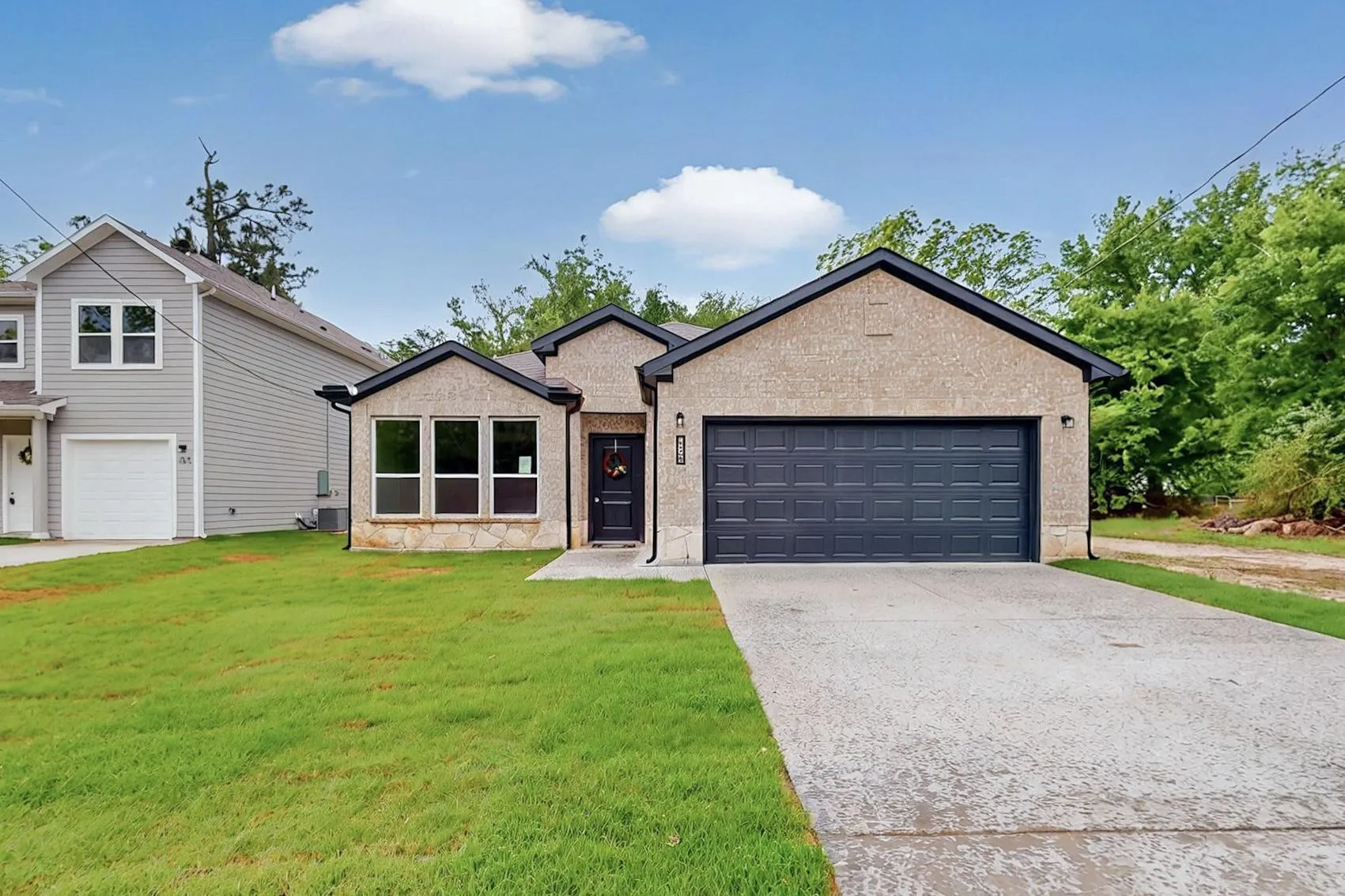 Single Family Residence For Rent in Hopkins County , 415 Martin Luther King Jr Street, Sulphur Springs, Texas 75482, 3 Bedroom, 2 Bathroom, 2 Garage spaces, 1,589 Sqft, built in 2025, mls#21329683, Real Estate Agent in Sulphur Springs, Homes For Rent in Hopkins county, Homes For Rent in Sulphur Springs, Realtor in Sulphur Springs Texas, Real Estate Brokerage Independent Realty Texas, Luminita Cordes Realtor
