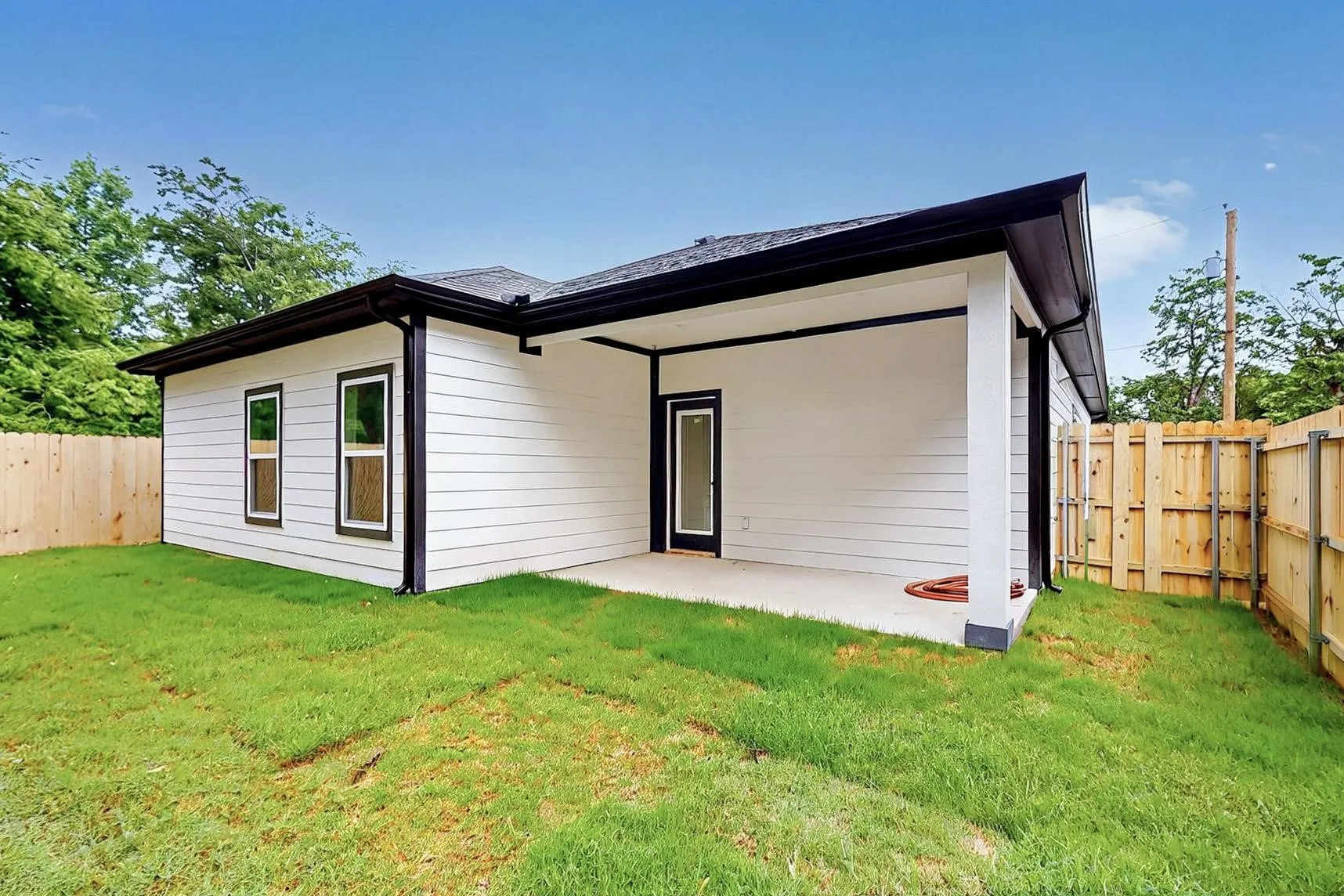 Single Family Residence For Rent in Hopkins County , 415 Martin Luther King Jr Street, Sulphur Springs, Texas 75482, 3 Bedroom, 2 Bathroom, 2 Garage spaces, 1,589 Sqft, built in 2025, mls#21329683, Real Estate Agent in Sulphur Springs, Homes For Rent in Hopkins county, Homes For Rent in Sulphur Springs, Realtor in Sulphur Springs Texas, Real Estate Brokerage Independent Realty Texas, Luminita Cordes Realtor