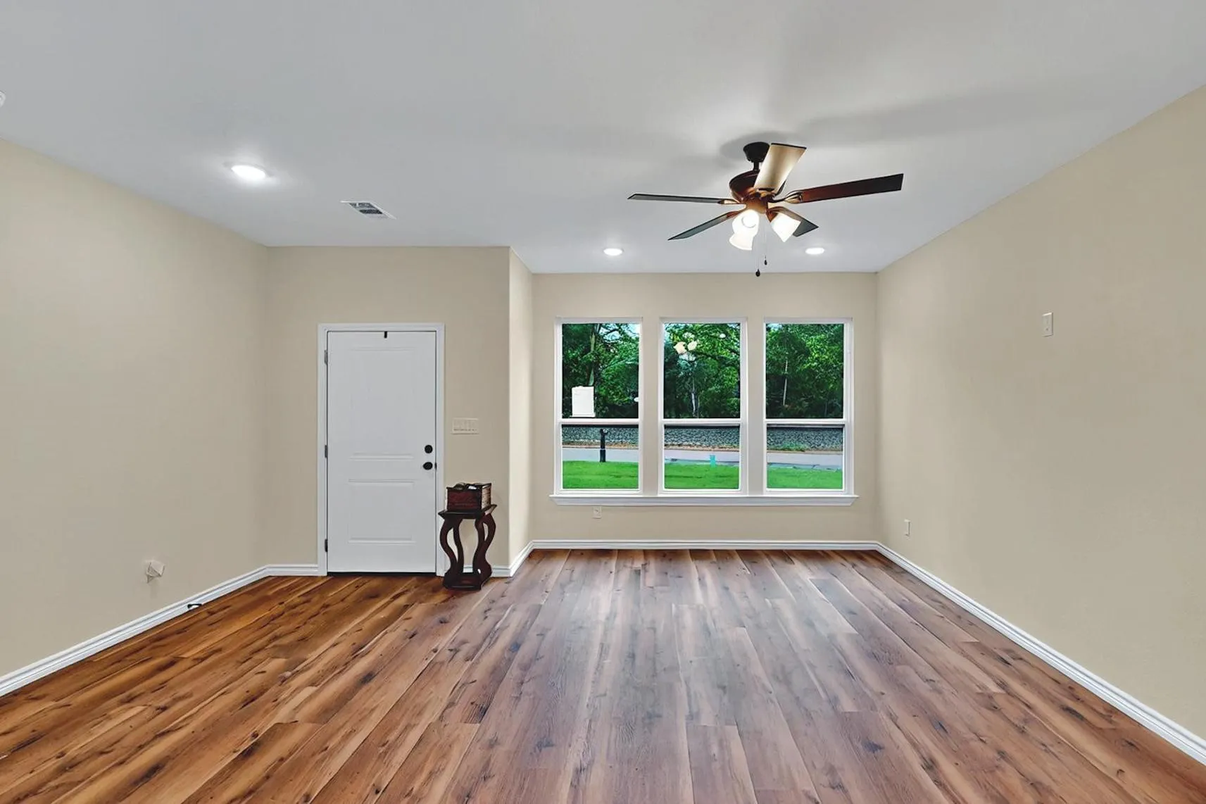 Single Family Residence For Rent in Hopkins County , 415 Martin Luther King Jr Street, Sulphur Springs, Texas 75482, 3 Bedroom, 2 Bathroom, 2 Garage spaces, 1,589 Sqft, built in 2025, mls#21329683, Real Estate Agent in Sulphur Springs, Homes For Rent in Hopkins county, Homes For Rent in Sulphur Springs, Realtor in Sulphur Springs Texas, Real Estate Brokerage Independent Realty Texas, Luminita Cordes Realtor