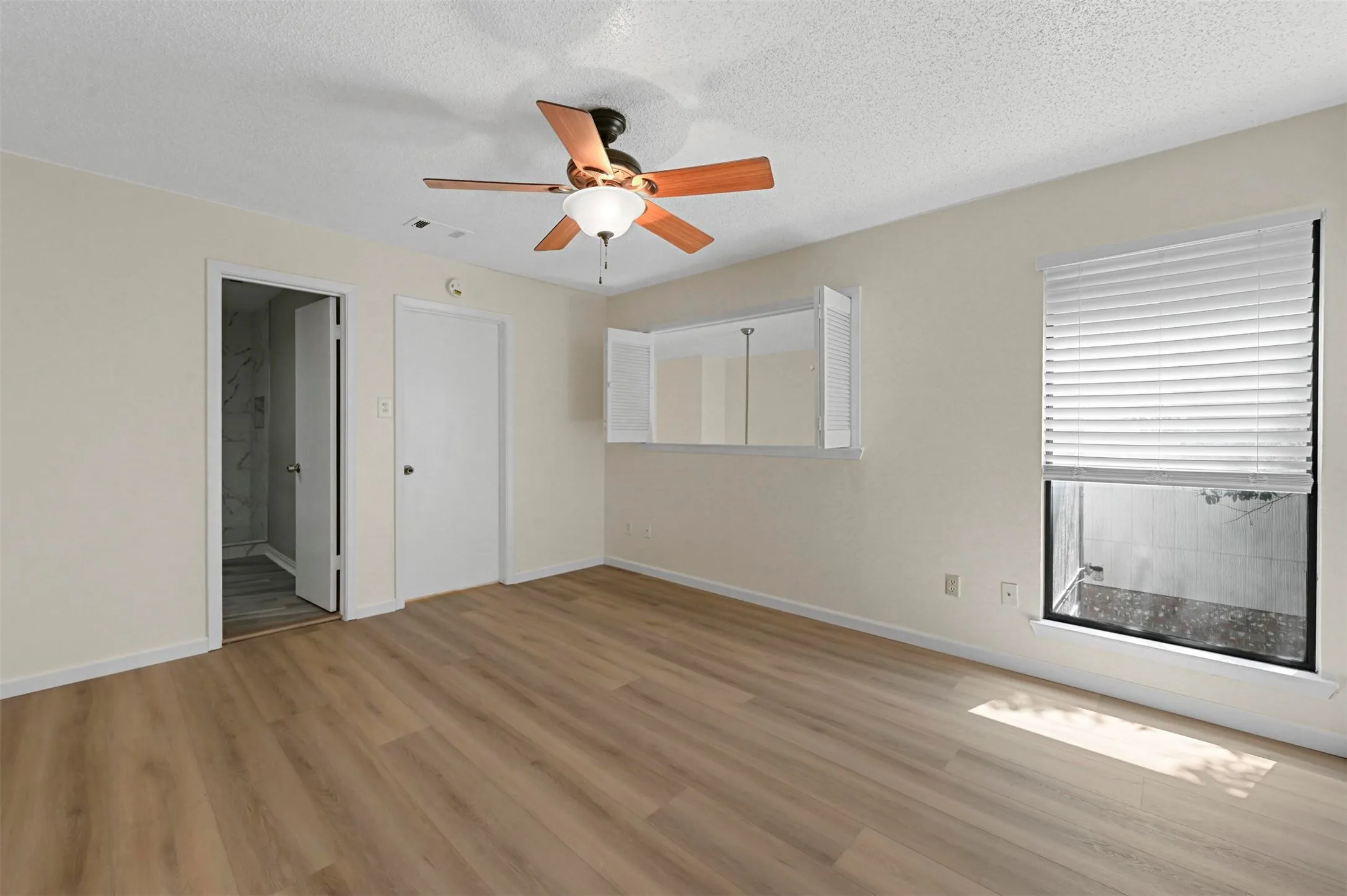 Townhouse For Rent in Dallas County , 2904 Nova Drive, Garland, Texas 75044, 2 Bedroom, 3 Bathroom, 2 Garage spaces, 1,243 Sqft, built in 1976, mls#21329673, Real Estate Agent in Garland, Homes For Rent in Dallas county, Homes For Rent in Garland, Realtor in Garland Texas, Real Estate Brokerage Independent Realty Texas, Luminita Cordes Realtor
