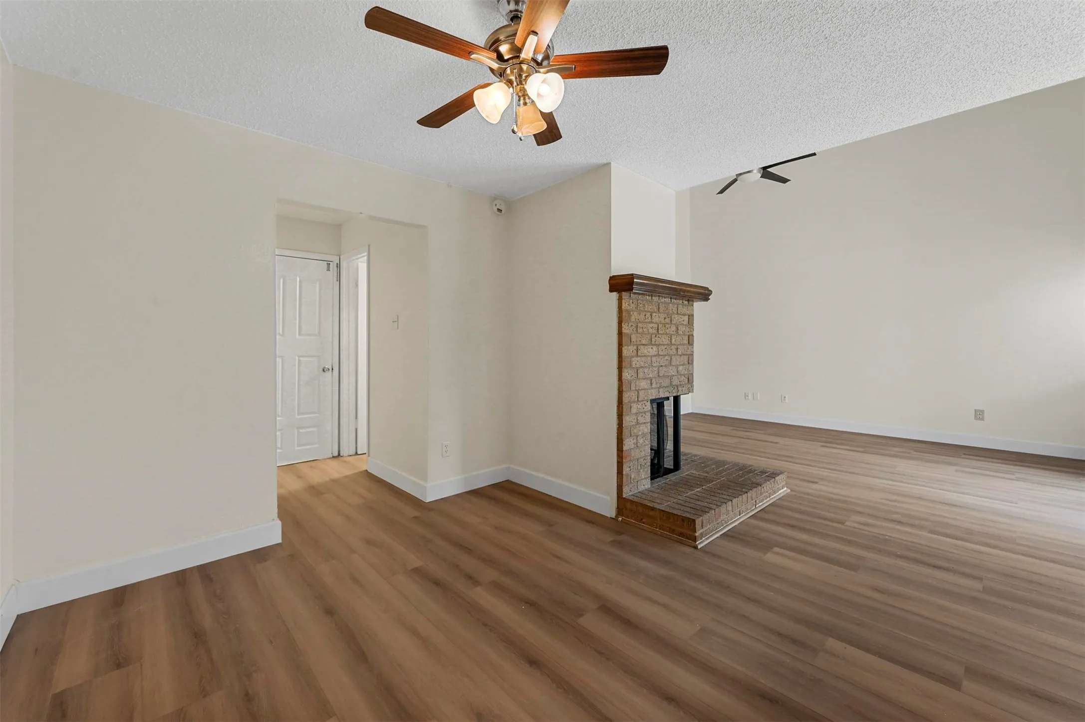 Townhouse For Rent in Dallas County , 2904 Nova Drive, Garland, Texas 75044, 2 Bedroom, 3 Bathroom, 2 Garage spaces, 1,243 Sqft, built in 1976, mls#21329673, Real Estate Agent in Garland, Homes For Rent in Dallas county, Homes For Rent in Garland, Realtor in Garland Texas, Real Estate Brokerage Independent Realty Texas, Luminita Cordes Realtor
