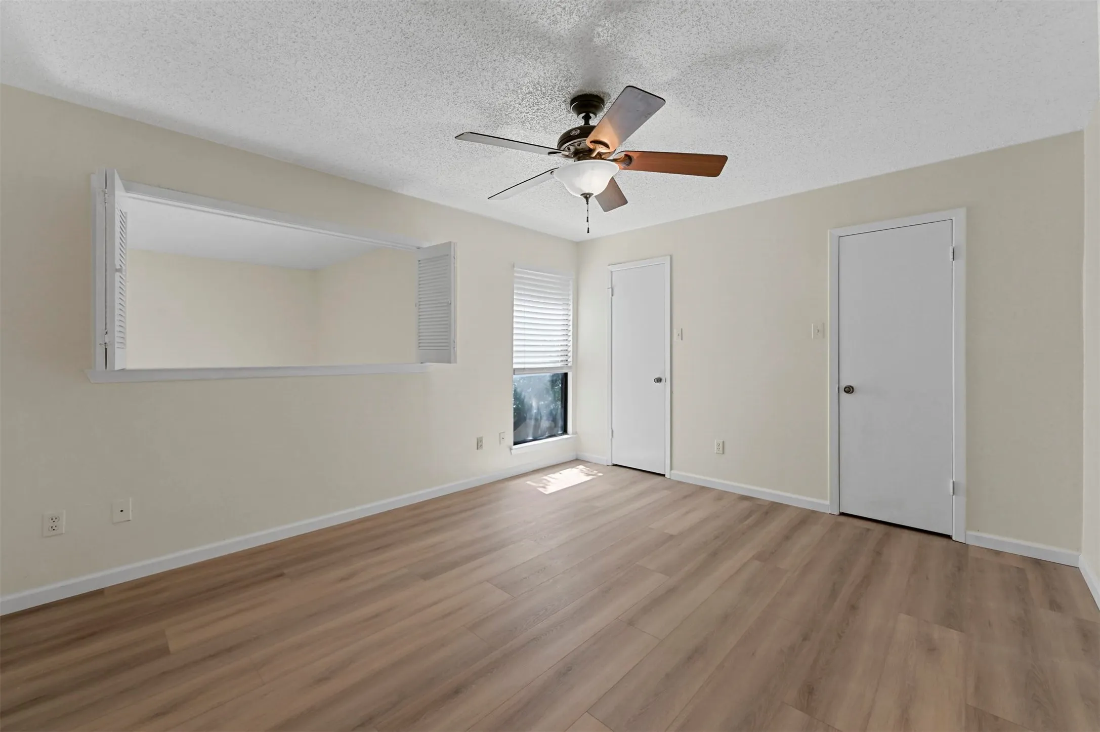 Townhouse For Rent in Dallas County , 2904 Nova Drive, Garland, Texas 75044, 2 Bedroom, 3 Bathroom, 2 Garage spaces, 1,243 Sqft, built in 1976, mls#21329673, Real Estate Agent in Garland, Homes For Rent in Dallas county, Homes For Rent in Garland, Realtor in Garland Texas, Real Estate Brokerage Independent Realty Texas, Luminita Cordes Realtor