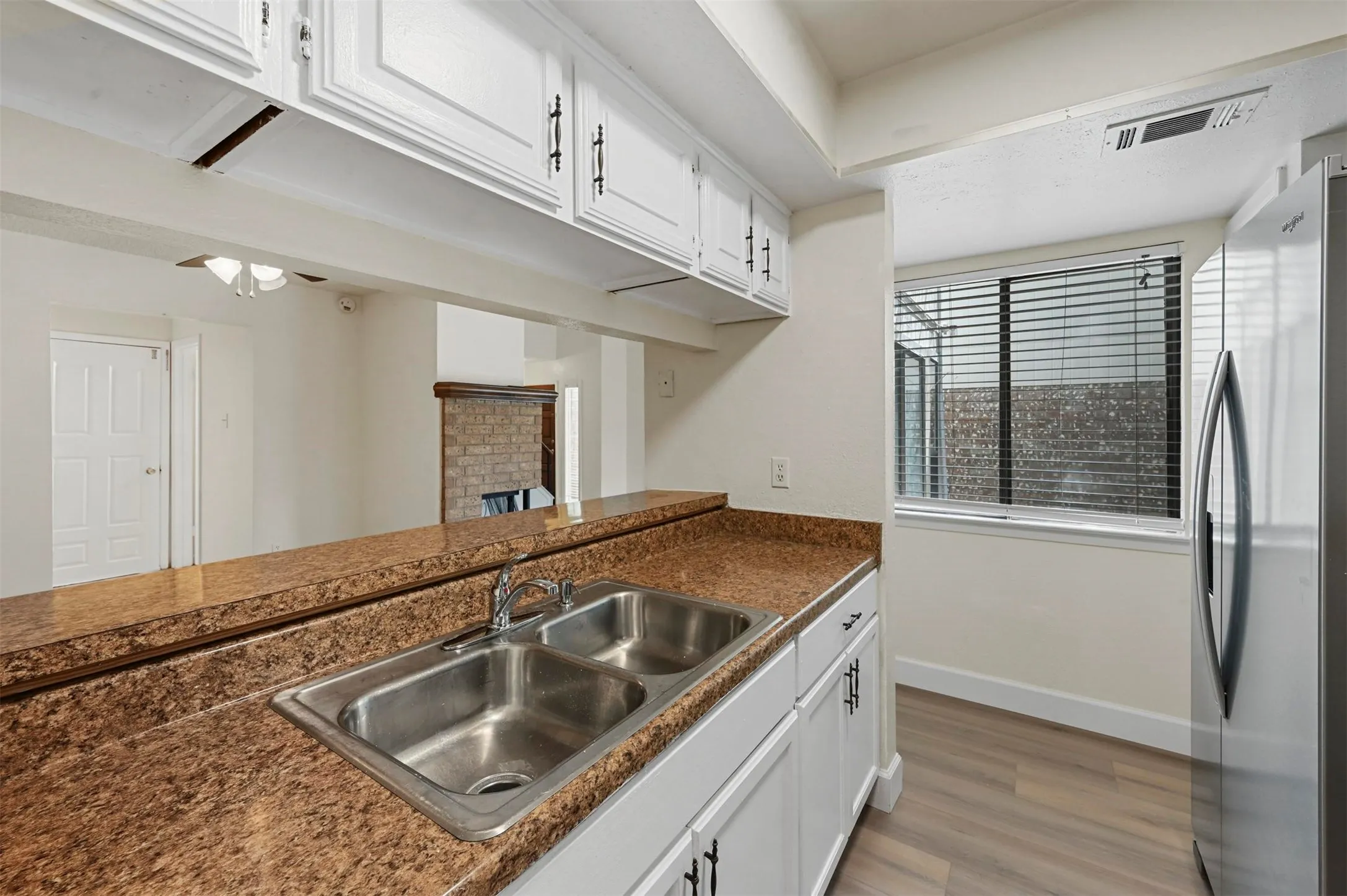 Townhouse For Rent in Dallas County , 2904 Nova Drive, Garland, Texas 75044, 2 Bedroom, 3 Bathroom, 2 Garage spaces, 1,243 Sqft, built in 1976, mls#21329673, Real Estate Agent in Garland, Homes For Rent in Dallas county, Homes For Rent in Garland, Realtor in Garland Texas, Real Estate Brokerage Independent Realty Texas, Luminita Cordes Realtor