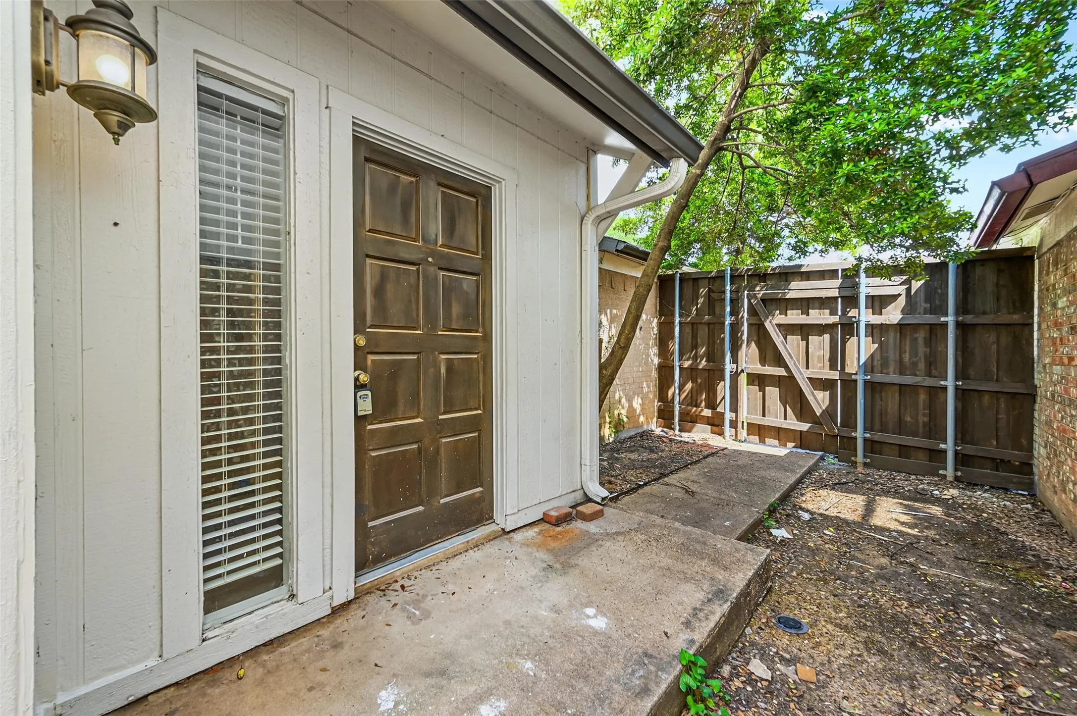 Townhouse For Rent in Dallas County , 2904 Nova Drive, Garland, Texas 75044, 2 Bedroom, 3 Bathroom, 2 Garage spaces, 1,243 Sqft, built in 1976, mls#21329673, Real Estate Agent in Garland, Homes For Rent in Dallas county, Homes For Rent in Garland, Realtor in Garland Texas, Real Estate Brokerage Independent Realty Texas, Luminita Cordes Realtor