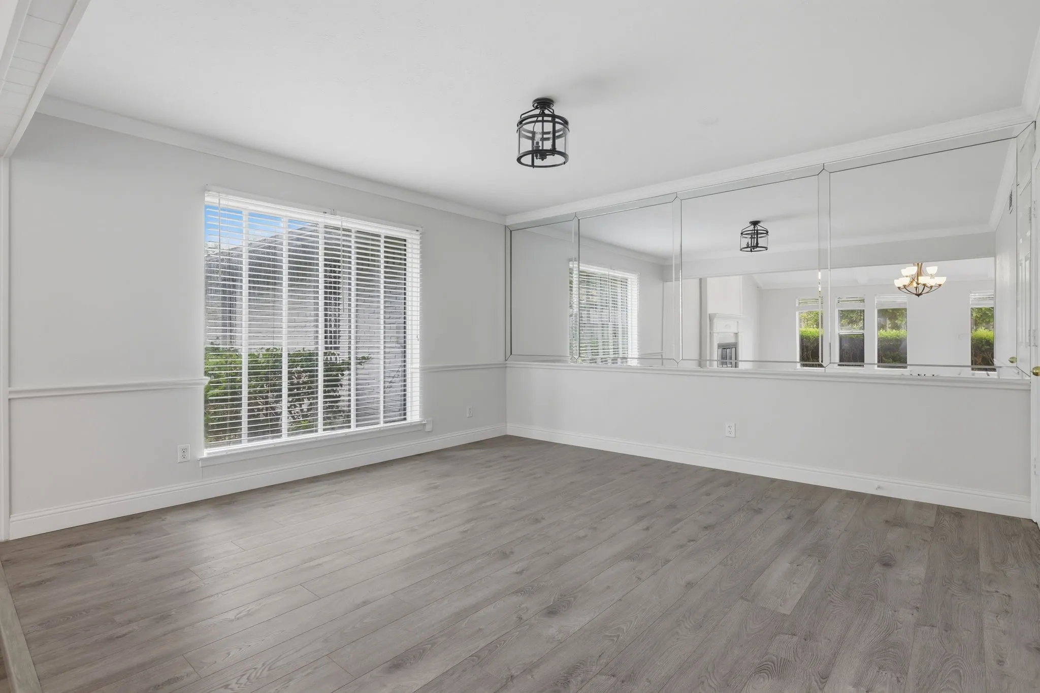 Single Family Residence For Rent in Dallas County , 6908 Heatherknoll Drive, Dallas, Texas 75248, 4 Bedroom, 3 Bathroom, 2 Garage spaces, 2,576 Sqft, built in 1973, mls#21329744, Real Estate Agent in Dallas, Homes For Rent in Dallas county, Homes For Rent in Dallas, Realtor in Dallas Texas, Real Estate Brokerage Independent Realty Texas, Luminita Cordes Realtor