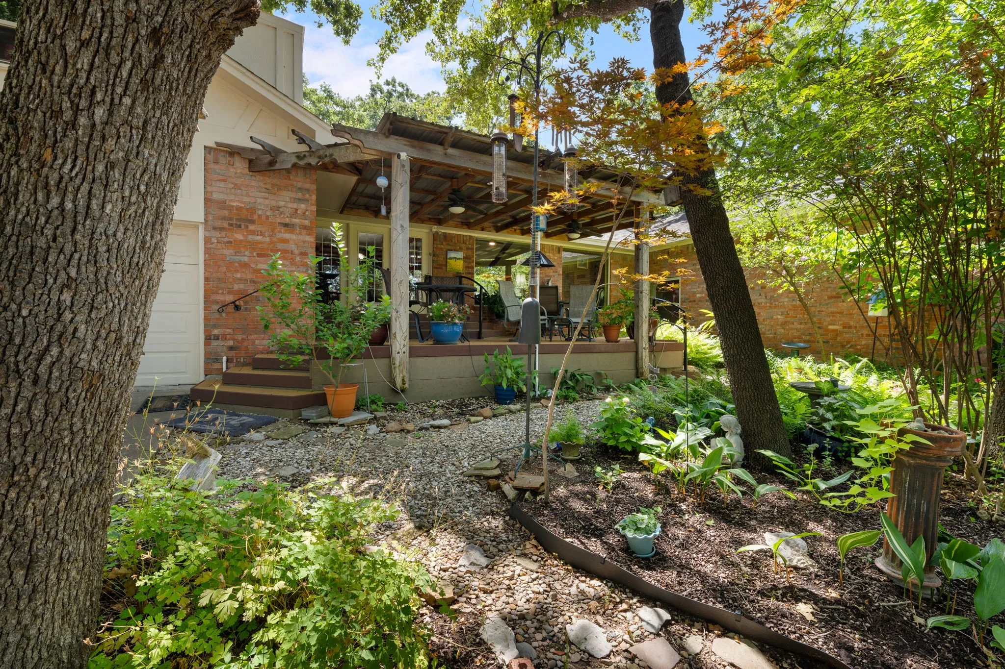 Single Family Residence For Sale in Tarrant County , 2212 Prestonwood Drive, Arlington, Texas 76012, 4 Bedroom, 3 Bathroom, 2 Garage spaces, 2,668 Sqft, built in 1974, mls#21329716, Real Estate Agent in Arlington, Homes For Sale in Tarrant county, Homes For Sale in Arlington, Realtor in Arlington Texas, Real Estate Brokerage Independent Realty Texas, Luminita Cordes Realtor