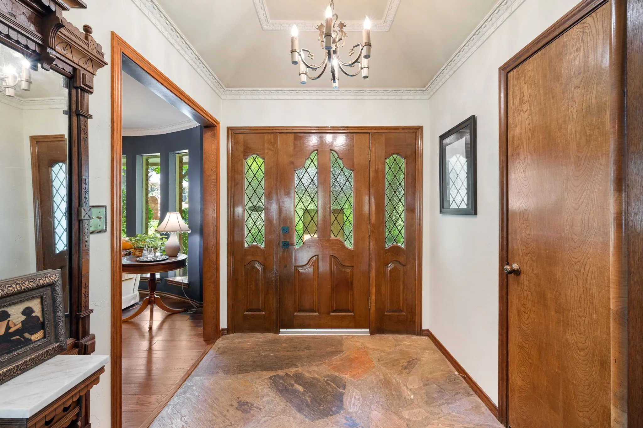 Single Family Residence For Sale in Tarrant County , 2212 Prestonwood Drive, Arlington, Texas 76012, 4 Bedroom, 3 Bathroom, 2 Garage spaces, 2,668 Sqft, built in 1974, mls#21329716, Real Estate Agent in Arlington, Homes For Sale in Tarrant county, Homes For Sale in Arlington, Realtor in Arlington Texas, Real Estate Brokerage Independent Realty Texas, Luminita Cordes Realtor