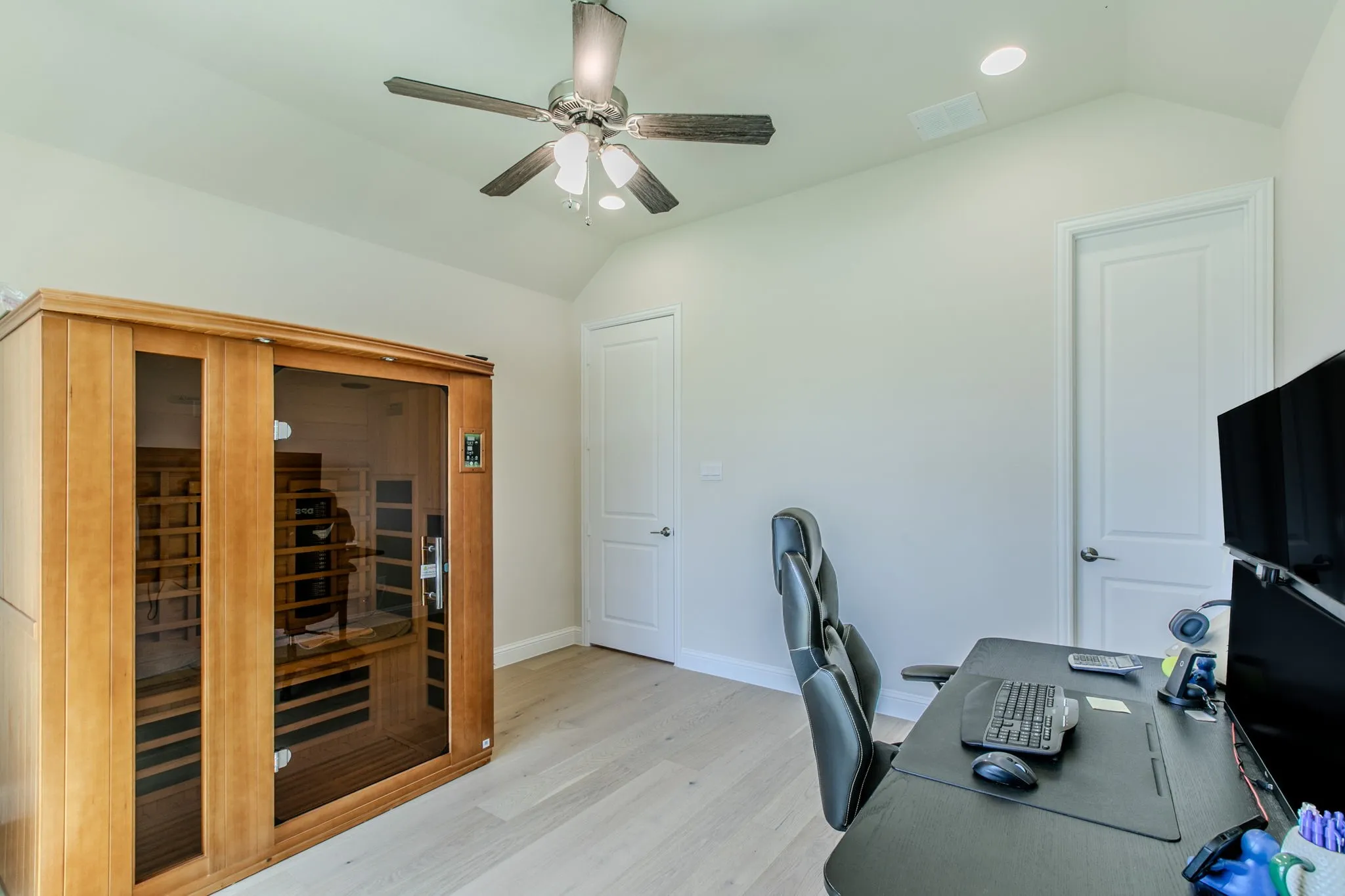Single Family Residence For Sale in Ellis County , 4406 Timberdrift Street, Midlothian, Texas 76065, 4 Bedroom, 3 Bathroom, 3 Garage spaces, 2,412 Sqft, built in 2024, mls#21329701, Real Estate Agent in Midlothian, Homes For Sale in Ellis county, Homes For Sale in Midlothian, Realtor in Midlothian Texas, Real Estate Brokerage Independent Realty Texas, Luminita Cordes Realtor