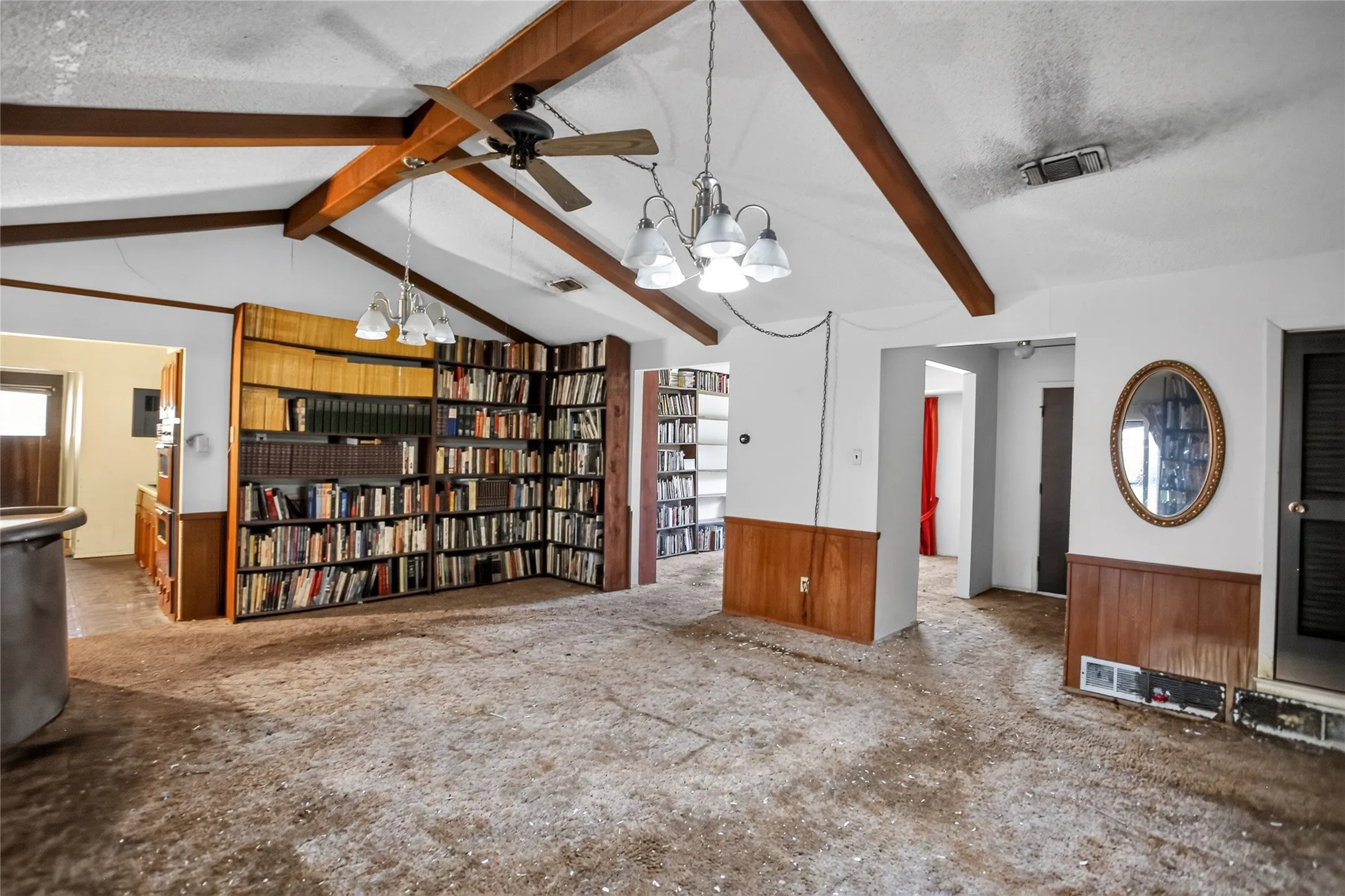Single Family Residence For Sale in Tarrant County , 2108 Barton Drive, Arlington, Texas 76010, 3 Bedroom, 2 Bathroom, 2 Garage spaces, 1,913 Sqft, built in 1968, mls#21329653, Real Estate Agent in Arlington, Homes For Sale in Tarrant county, Homes For Sale in Arlington, Realtor in Arlington Texas, Real Estate Brokerage Independent Realty Texas, Luminita Cordes Realtor