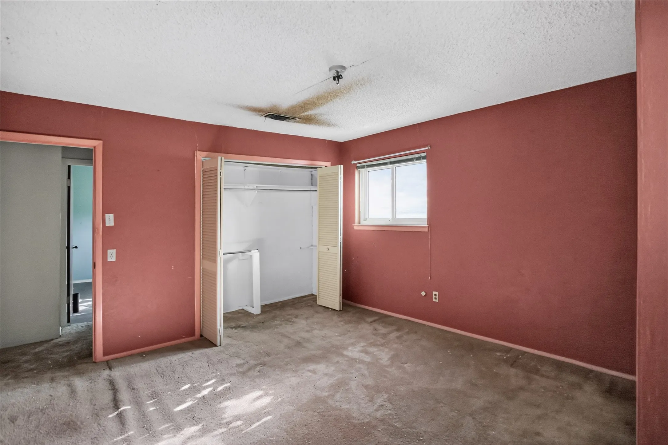 Single Family Residence For Sale in Tarrant County , 2108 Barton Drive, Arlington, Texas 76010, 3 Bedroom, 2 Bathroom, 2 Garage spaces, 1,913 Sqft, built in 1968, mls#21329653, Real Estate Agent in Arlington, Homes For Sale in Tarrant county, Homes For Sale in Arlington, Realtor in Arlington Texas, Real Estate Brokerage Independent Realty Texas, Luminita Cordes Realtor