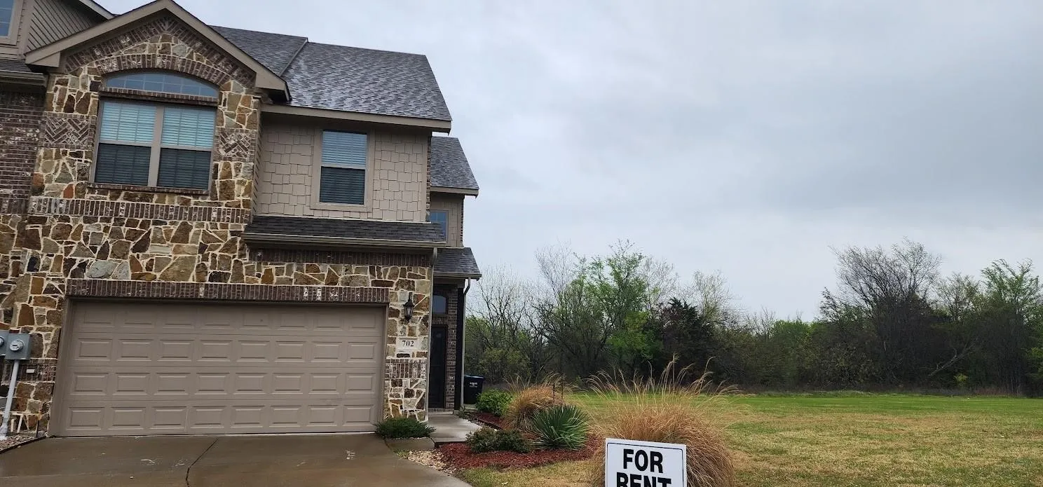Townhouse For Rent in Hunt County , 702 Amber, Greenville, Texas 75042, 3 Bedroom, 3 Bathroom, 2 Garage spaces, 1,936 Sqft, built in 2020, mls#21329591, Real Estate Agent in Greenville, Homes For Rent in Hunt county, Homes For Rent in Greenville, Realtor in Greenville Texas, Real Estate Brokerage Independent Realty Texas, Luminita Cordes Realtor