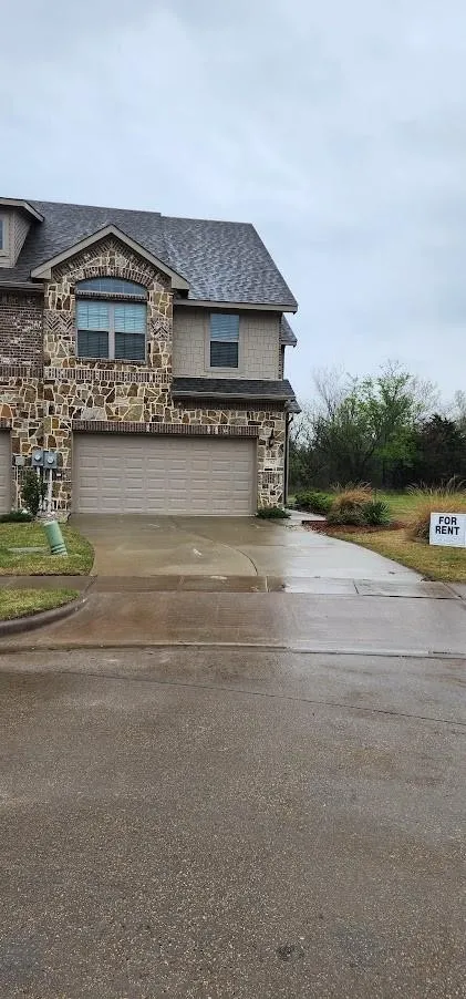 Townhouse For Rent in Hunt County , 702 Amber, Greenville, Texas 75042, 3 Bedroom, 3 Bathroom, 2 Garage spaces, 1,936 Sqft, built in 2020, mls#21329591, Real Estate Agent in Greenville, Homes For Rent in Hunt county, Homes For Rent in Greenville, Realtor in Greenville Texas, Real Estate Brokerage Independent Realty Texas, Luminita Cordes Realtor