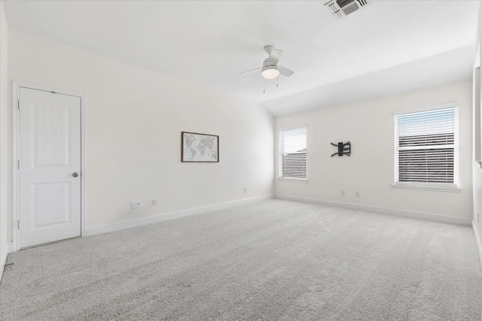 Single Family Residence For Sale in Collin County , 1301 Coleman Drive, Melissa, Texas 75454, 5 Bedroom, 3 Bathroom, 2 Garage spaces, 2,906 Sqft, built in 2015, mls#21329511, Real Estate Agent in Melissa, Homes For Sale in Collin county, Homes For Sale in Melissa, Realtor in Melissa Texas, Real Estate Brokerage Independent Realty Texas, Luminita Cordes Realtor