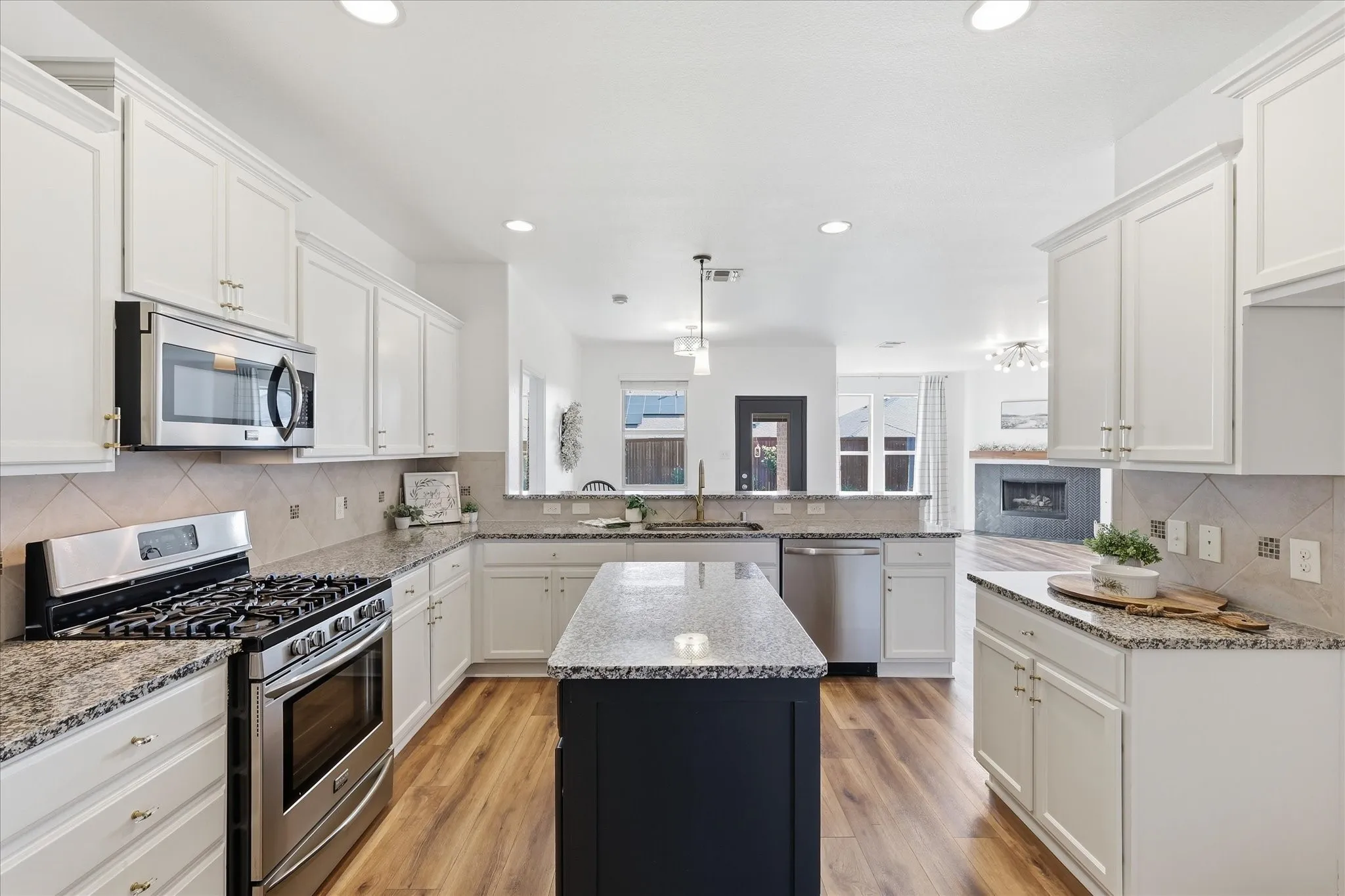 Single Family Residence For Sale in Collin County , 1301 Coleman Drive, Melissa, Texas 75454, 5 Bedroom, 3 Bathroom, 2 Garage spaces, 2,906 Sqft, built in 2015, mls#21329511, Real Estate Agent in Melissa, Homes For Sale in Collin county, Homes For Sale in Melissa, Realtor in Melissa Texas, Real Estate Brokerage Independent Realty Texas, Luminita Cordes Realtor