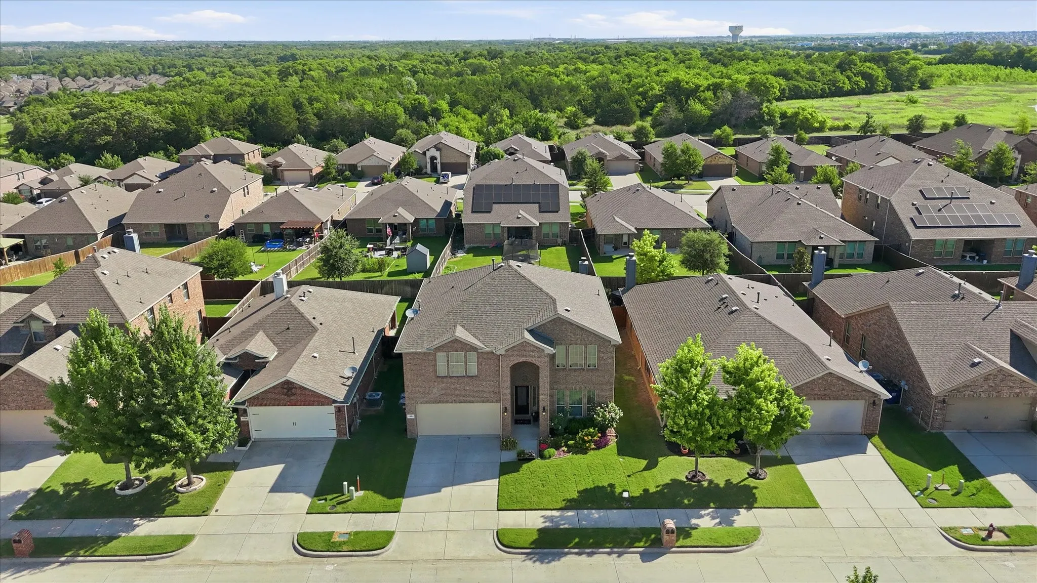 Single Family Residence For Sale in Collin County , 1301 Coleman Drive, Melissa, Texas 75454, 5 Bedroom, 3 Bathroom, 2 Garage spaces, 2,906 Sqft, built in 2015, mls#21329511, Real Estate Agent in Melissa, Homes For Sale in Collin county, Homes For Sale in Melissa, Realtor in Melissa Texas, Real Estate Brokerage Independent Realty Texas, Luminita Cordes Realtor