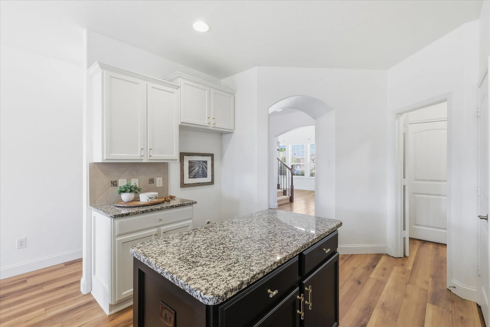 Single Family Residence For Sale in Collin County , 1301 Coleman Drive, Melissa, Texas 75454, 5 Bedroom, 3 Bathroom, 2 Garage spaces, 2,906 Sqft, built in 2015, mls#21329511, Real Estate Agent in Melissa, Homes For Sale in Collin county, Homes For Sale in Melissa, Realtor in Melissa Texas, Real Estate Brokerage Independent Realty Texas, Luminita Cordes Realtor