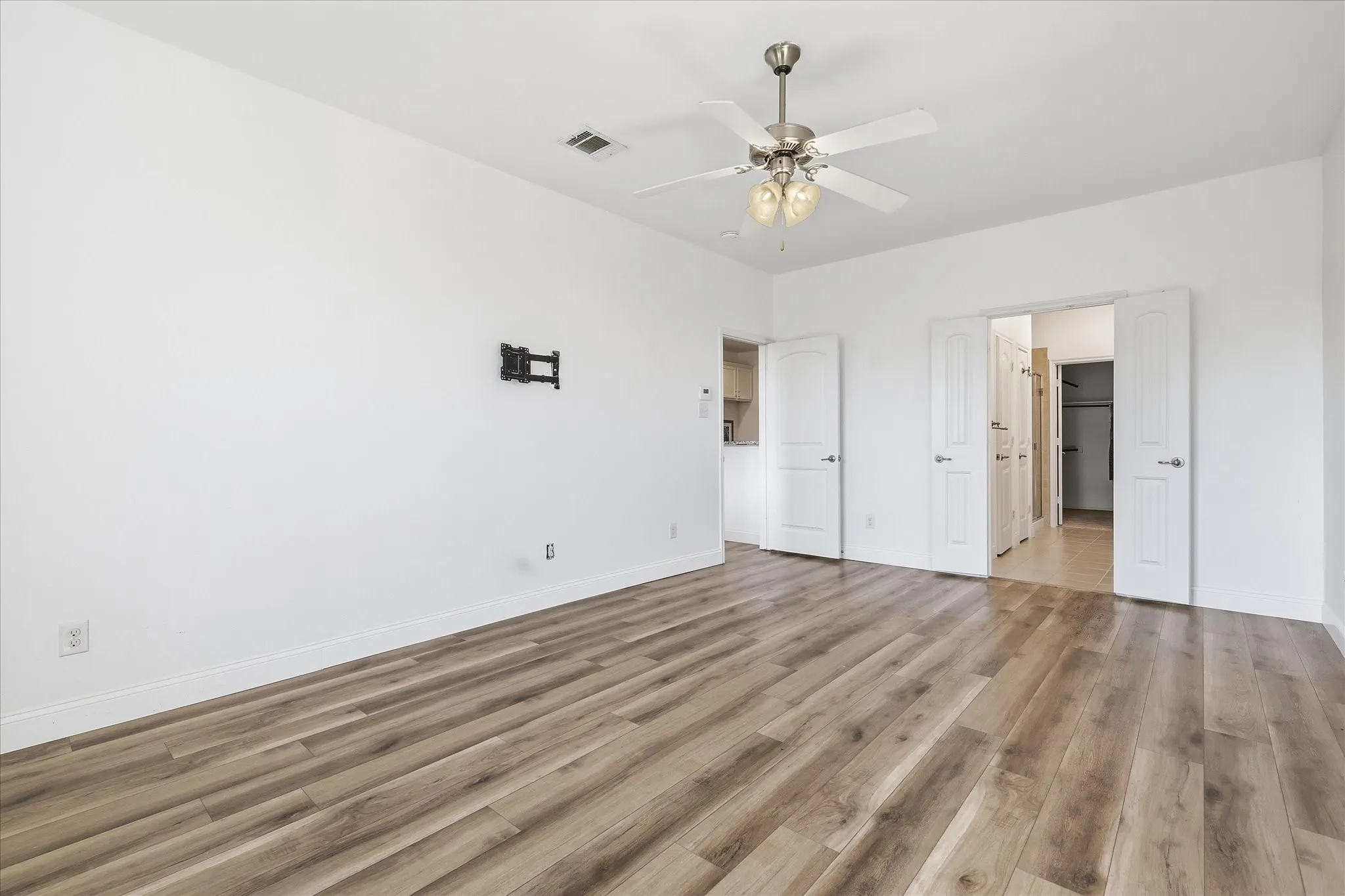 Single Family Residence For Sale in Collin County , 1301 Coleman Drive, Melissa, Texas 75454, 5 Bedroom, 3 Bathroom, 2 Garage spaces, 2,906 Sqft, built in 2015, mls#21329511, Real Estate Agent in Melissa, Homes For Sale in Collin county, Homes For Sale in Melissa, Realtor in Melissa Texas, Real Estate Brokerage Independent Realty Texas, Luminita Cordes Realtor