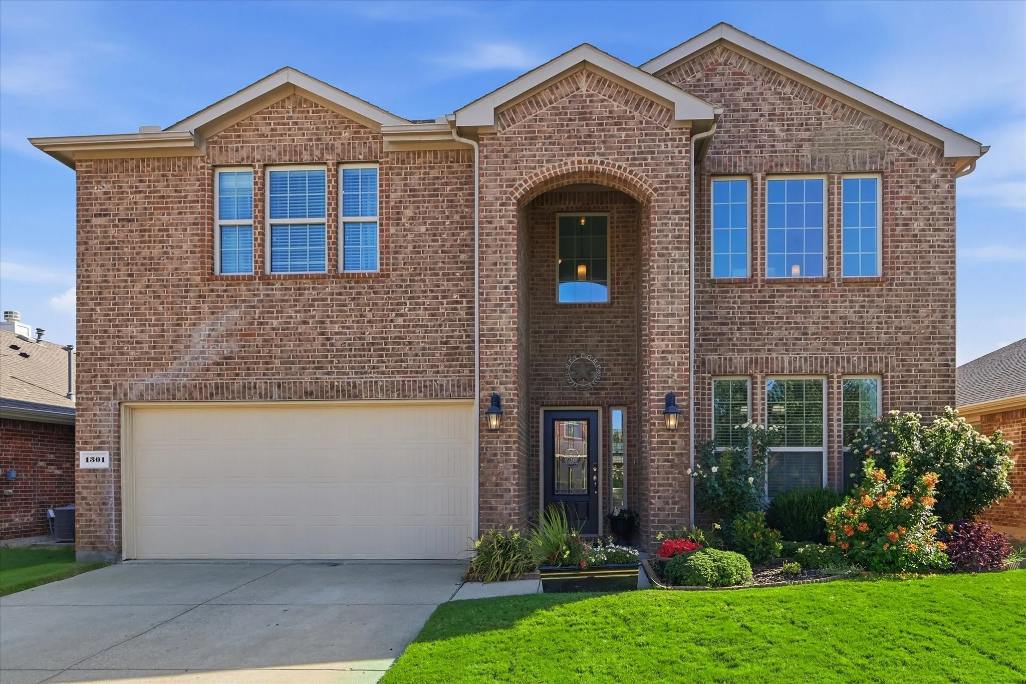 Single Family Residence For Sale in Collin County , 1301 Coleman Drive, Melissa, Texas 75454, 5 Bedroom, 3 Bathroom, 2 Garage spaces, 2,906 Sqft, built in 2015, mls#21329511, Real Estate Agent in Melissa, Homes For Sale in Collin county, Homes For Sale in Melissa, Realtor in Melissa Texas, Real Estate Brokerage Independent Realty Texas, Luminita Cordes Realtor