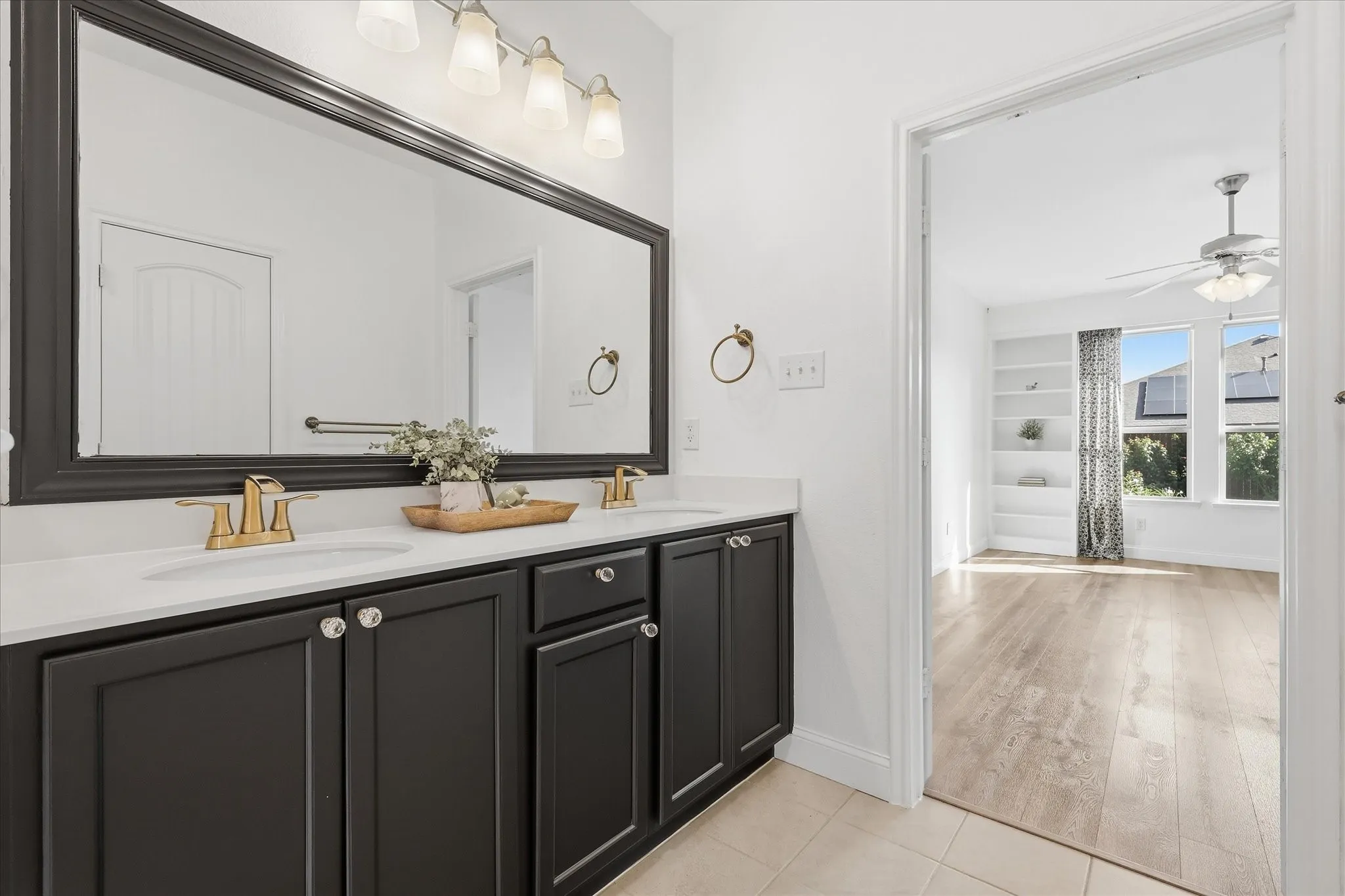 Single Family Residence For Sale in Collin County , 1301 Coleman Drive, Melissa, Texas 75454, 5 Bedroom, 3 Bathroom, 2 Garage spaces, 2,906 Sqft, built in 2015, mls#21329511, Real Estate Agent in Melissa, Homes For Sale in Collin county, Homes For Sale in Melissa, Realtor in Melissa Texas, Real Estate Brokerage Independent Realty Texas, Luminita Cordes Realtor