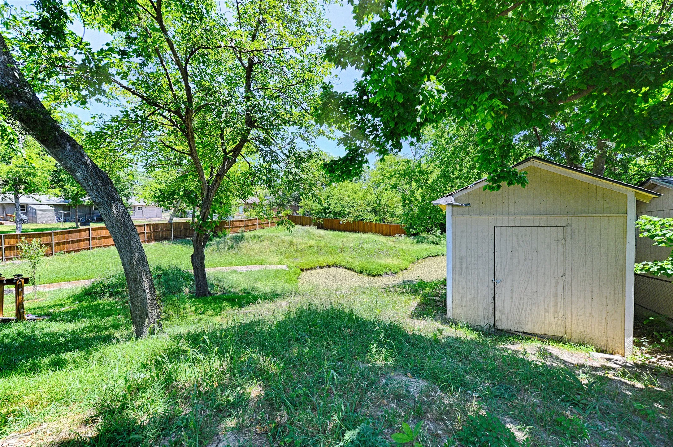 Single Family Residence For Sale in Rockwall County , 507 Bost Street, Rockwall, Texas 75087, 3 Bedroom, 1 Bathroom, Garage spaces, 1,404 Sqft, built in 1985, mls#21326299, Real Estate Agent in Rockwall, Homes For Sale in Rockwall county, Homes For Sale in Rockwall, Realtor in Rockwall Texas, Real Estate Brokerage Independent Realty Texas, Luminita Cordes Realtor