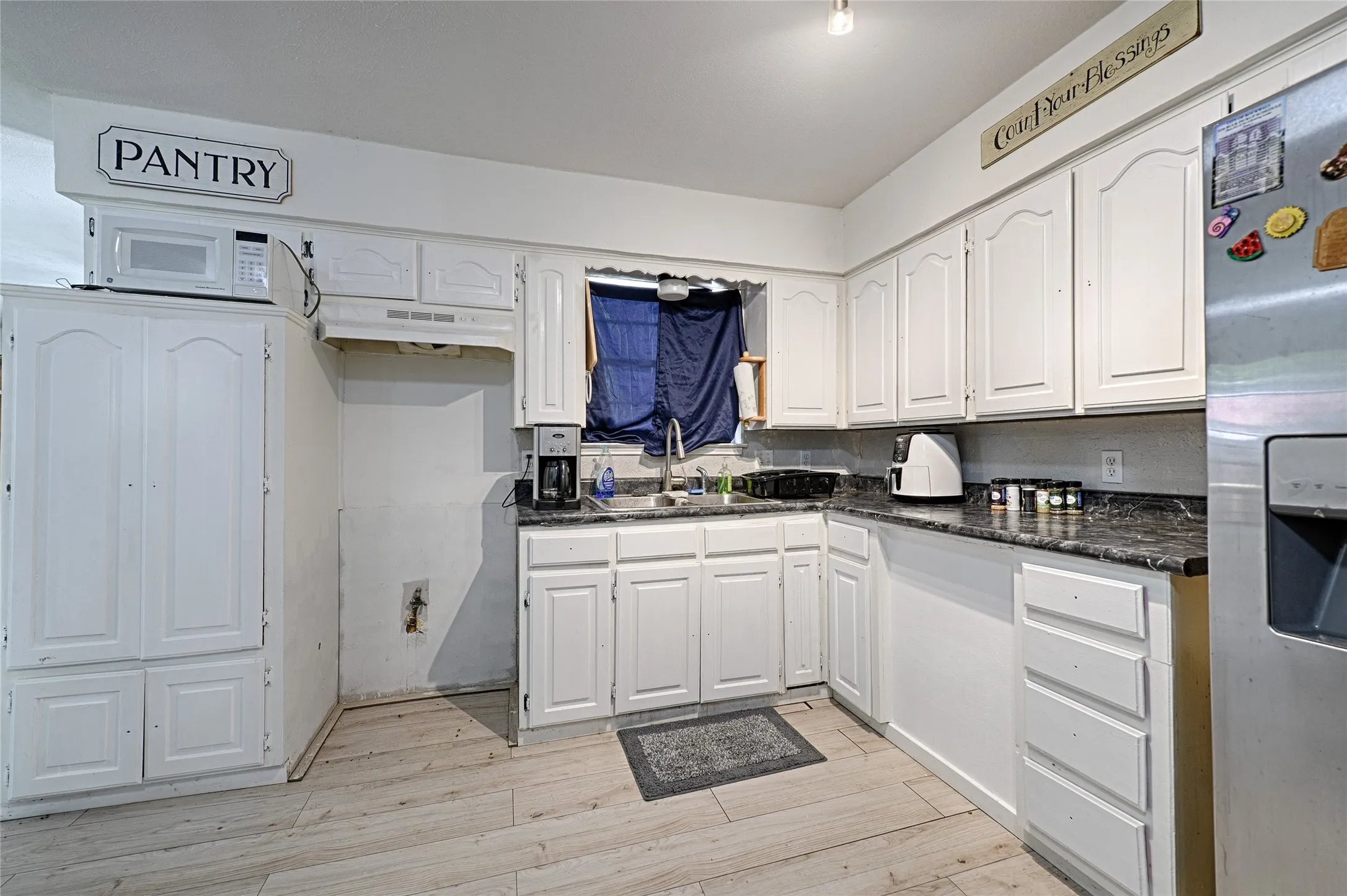 Single Family Residence For Sale in Rockwall County , 507 Bost Street, Rockwall, Texas 75087, 3 Bedroom, 1 Bathroom, Garage spaces, 1,404 Sqft, built in 1985, mls#21326299, Real Estate Agent in Rockwall, Homes For Sale in Rockwall county, Homes For Sale in Rockwall, Realtor in Rockwall Texas, Real Estate Brokerage Independent Realty Texas, Luminita Cordes Realtor