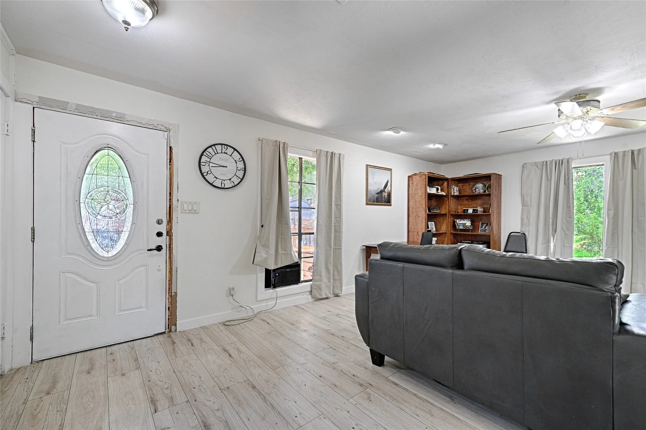 Single Family Residence For Sale in Rockwall County , 507 Bost Street, Rockwall, Texas 75087, 3 Bedroom, 1 Bathroom, Garage spaces, 1,404 Sqft, built in 1985, mls#21326299, Real Estate Agent in Rockwall, Homes For Sale in Rockwall county, Homes For Sale in Rockwall, Realtor in Rockwall Texas, Real Estate Brokerage Independent Realty Texas, Luminita Cordes Realtor