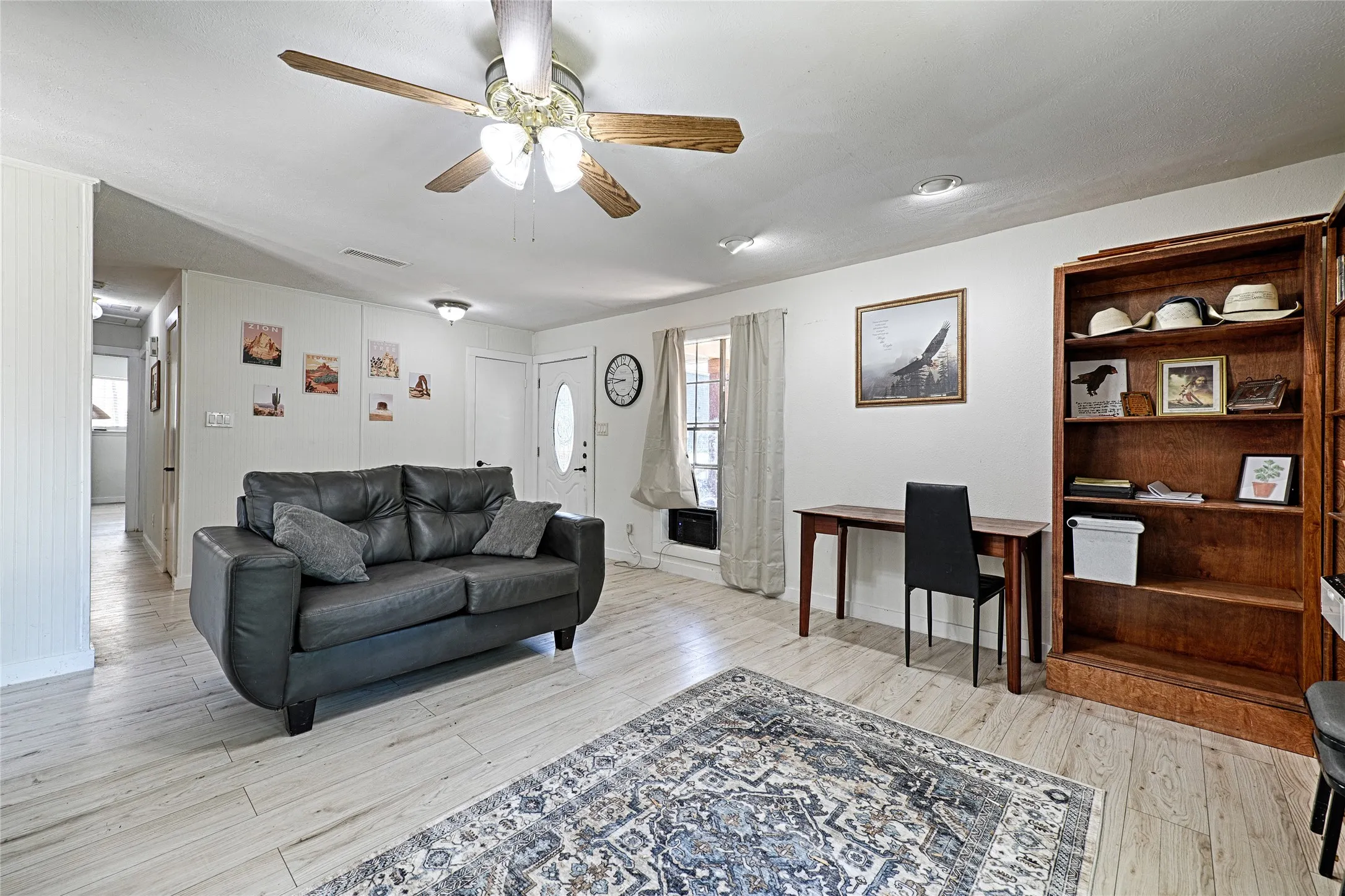 Single Family Residence For Sale in Rockwall County , 507 Bost Street, Rockwall, Texas 75087, 3 Bedroom, 1 Bathroom, Garage spaces, 1,404 Sqft, built in 1985, mls#21326299, Real Estate Agent in Rockwall, Homes For Sale in Rockwall county, Homes For Sale in Rockwall, Realtor in Rockwall Texas, Real Estate Brokerage Independent Realty Texas, Luminita Cordes Realtor