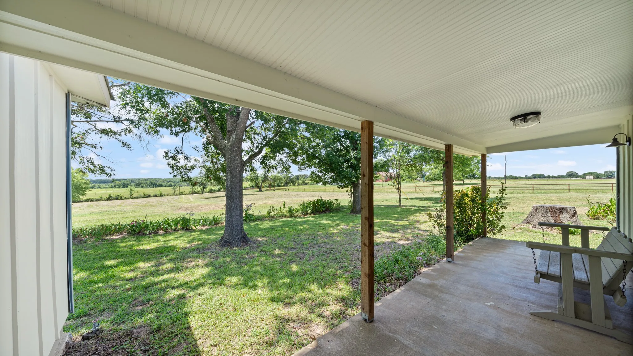Farm For Sale in Van Zandt County , 1053 Vz County Road 4206, Athens, Texas 75752, 3 Bedroom, 2 Bathroom, Garage spaces, 2,076 Sqft, built in 1970, mls#21328842, Real Estate Agent in Athens, Homes For Sale in Van Zandt county, Homes For Sale in Athens, Realtor in Athens Texas, Real Estate Brokerage Independent Realty Texas, Luminita Cordes Realtor