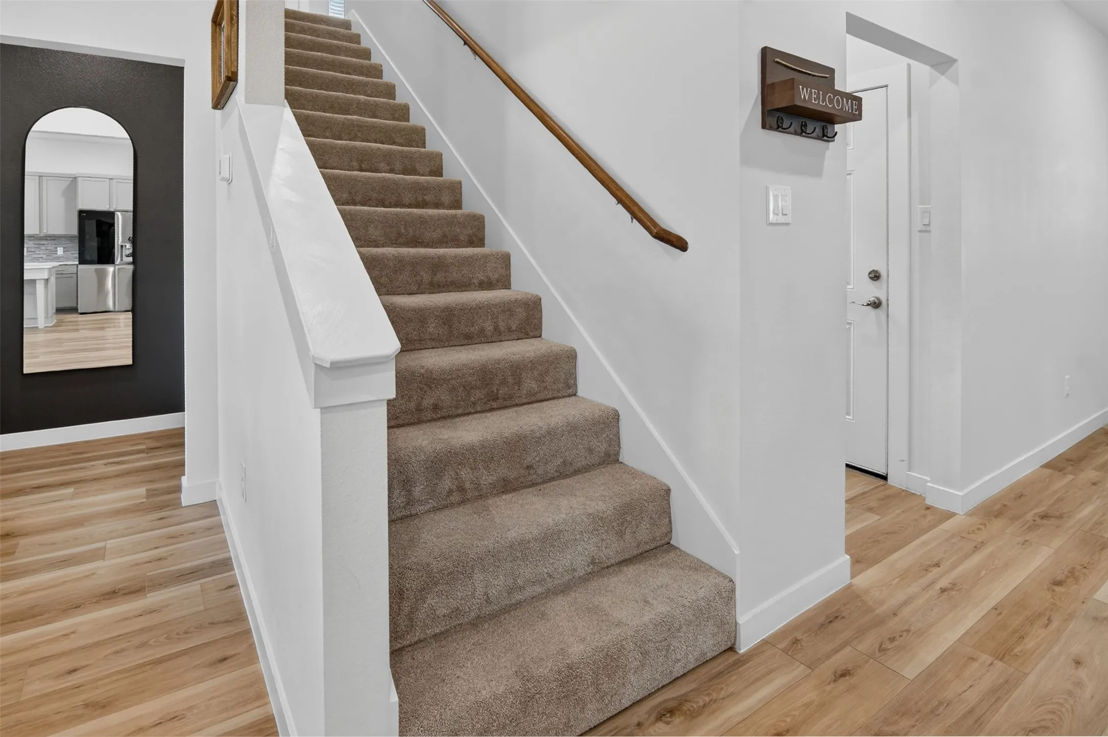 Single Family Residence For Sale in Hood County , 7206 Treaty Oaks Boulevard, Granbury, Texas 76048, 4 Bedroom, 3 Bathroom, 3 Garage spaces, 2,301 Sqft, built in 2022, mls#21320603, Real Estate Agent in Granbury, Homes For Sale in Hood county, Homes For Sale in Granbury, Realtor in Granbury Texas, Real Estate Brokerage Independent Realty Texas, Luminita Cordes Realtor