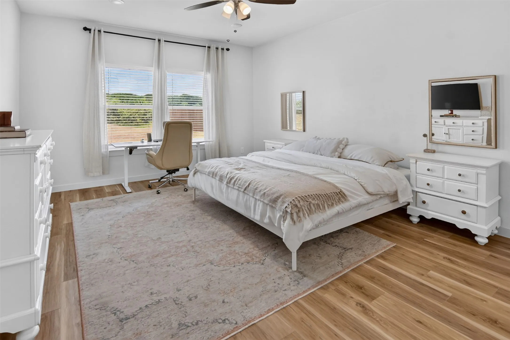Single Family Residence For Sale in Hood County , 7206 Treaty Oaks Boulevard, Granbury, Texas 76048, 4 Bedroom, 3 Bathroom, 3 Garage spaces, 2,301 Sqft, built in 2022, mls#21320603, Real Estate Agent in Granbury, Homes For Sale in Hood county, Homes For Sale in Granbury, Realtor in Granbury Texas, Real Estate Brokerage Independent Realty Texas, Luminita Cordes Realtor