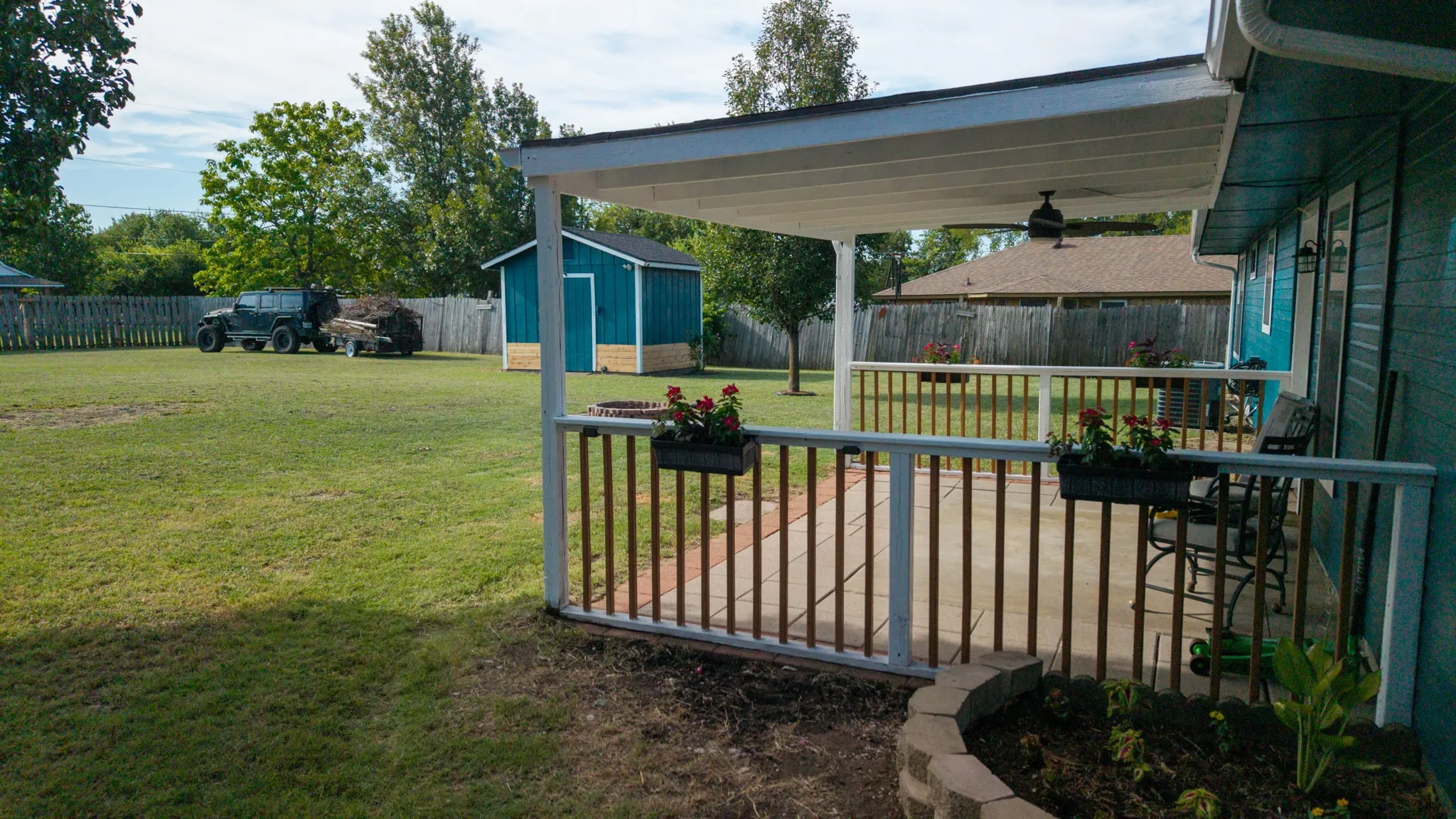 Single Family Residence For Sale in Grayson County , 109 S Shaw Street, Tom Bean, Texas 75489, 3 Bedroom, 2 Bathroom, Garage spaces, 1,320 Sqft, built in 1986, mls#21328653, Real Estate Agent in Tom Bean, Homes For Sale in Grayson county, Homes For Sale in Tom Bean, Realtor in Tom Bean Texas, Real Estate Brokerage Independent Realty Texas, Luminita Cordes Realtor