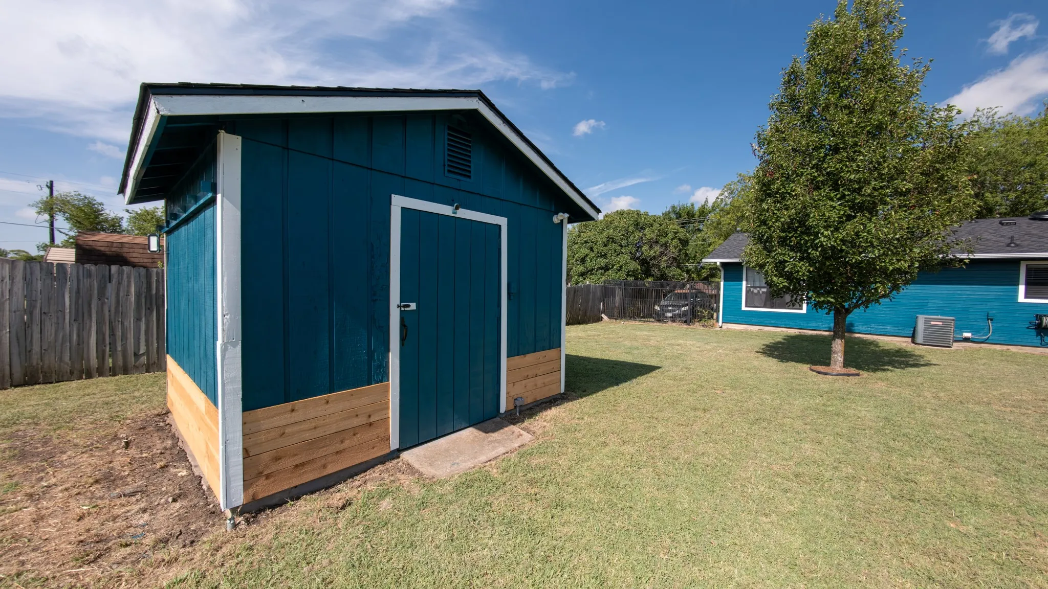 Single Family Residence For Sale in Grayson County , 109 S Shaw Street, Tom Bean, Texas 75489, 3 Bedroom, 2 Bathroom, Garage spaces, 1,320 Sqft, built in 1986, mls#21328653, Real Estate Agent in Tom Bean, Homes For Sale in Grayson county, Homes For Sale in Tom Bean, Realtor in Tom Bean Texas, Real Estate Brokerage Independent Realty Texas, Luminita Cordes Realtor