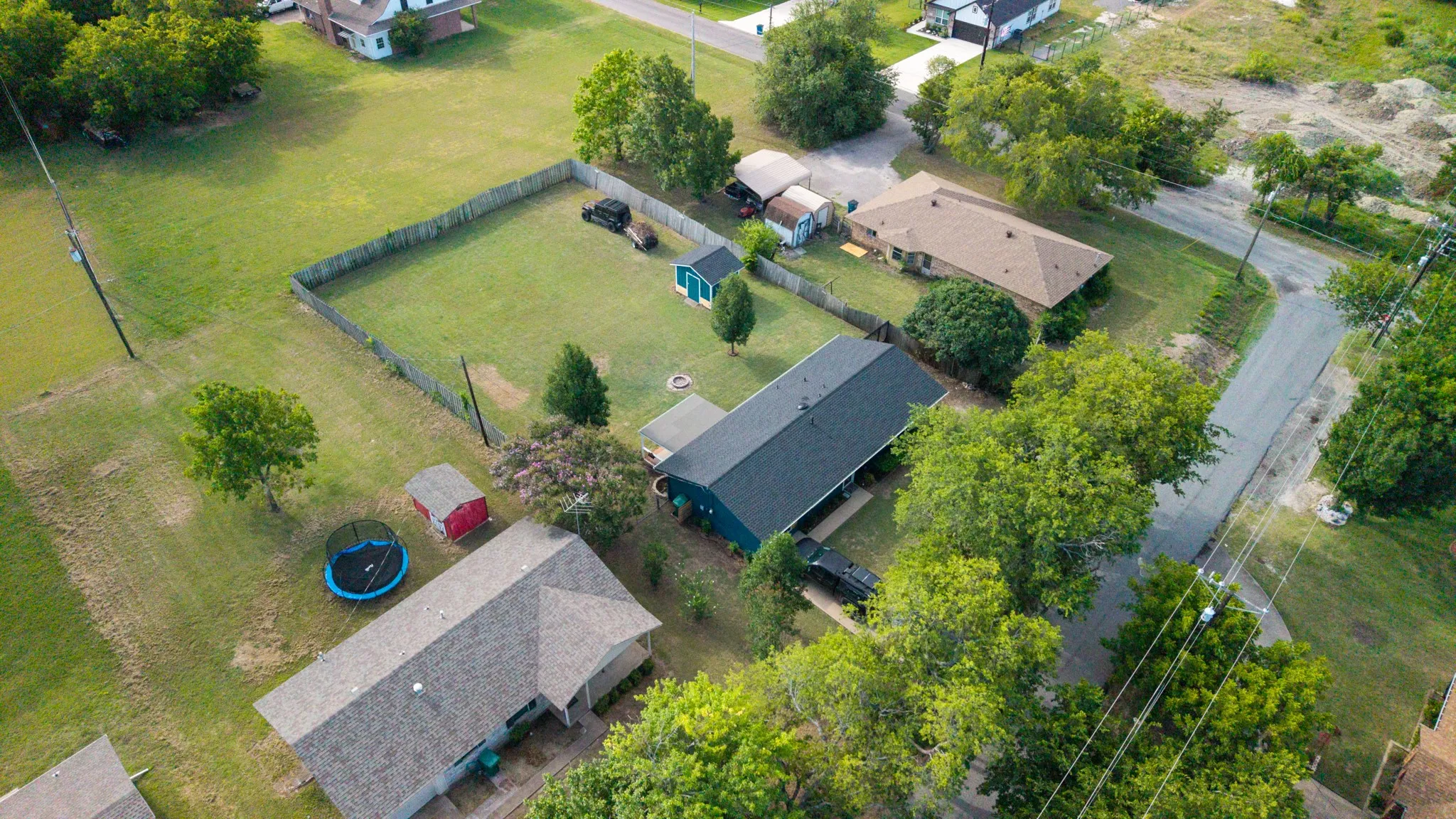 Single Family Residence For Sale in Grayson County , 109 S Shaw Street, Tom Bean, Texas 75489, 3 Bedroom, 2 Bathroom, Garage spaces, 1,320 Sqft, built in 1986, mls#21328653, Real Estate Agent in Tom Bean, Homes For Sale in Grayson county, Homes For Sale in Tom Bean, Realtor in Tom Bean Texas, Real Estate Brokerage Independent Realty Texas, Luminita Cordes Realtor