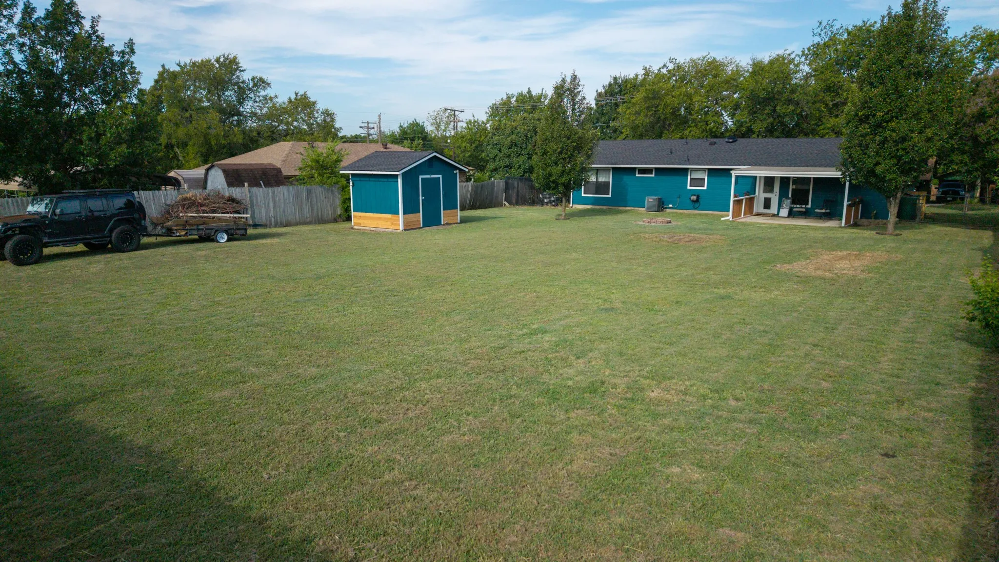 Single Family Residence For Sale in Grayson County , 109 S Shaw Street, Tom Bean, Texas 75489, 3 Bedroom, 2 Bathroom, Garage spaces, 1,320 Sqft, built in 1986, mls#21328653, Real Estate Agent in Tom Bean, Homes For Sale in Grayson county, Homes For Sale in Tom Bean, Realtor in Tom Bean Texas, Real Estate Brokerage Independent Realty Texas, Luminita Cordes Realtor