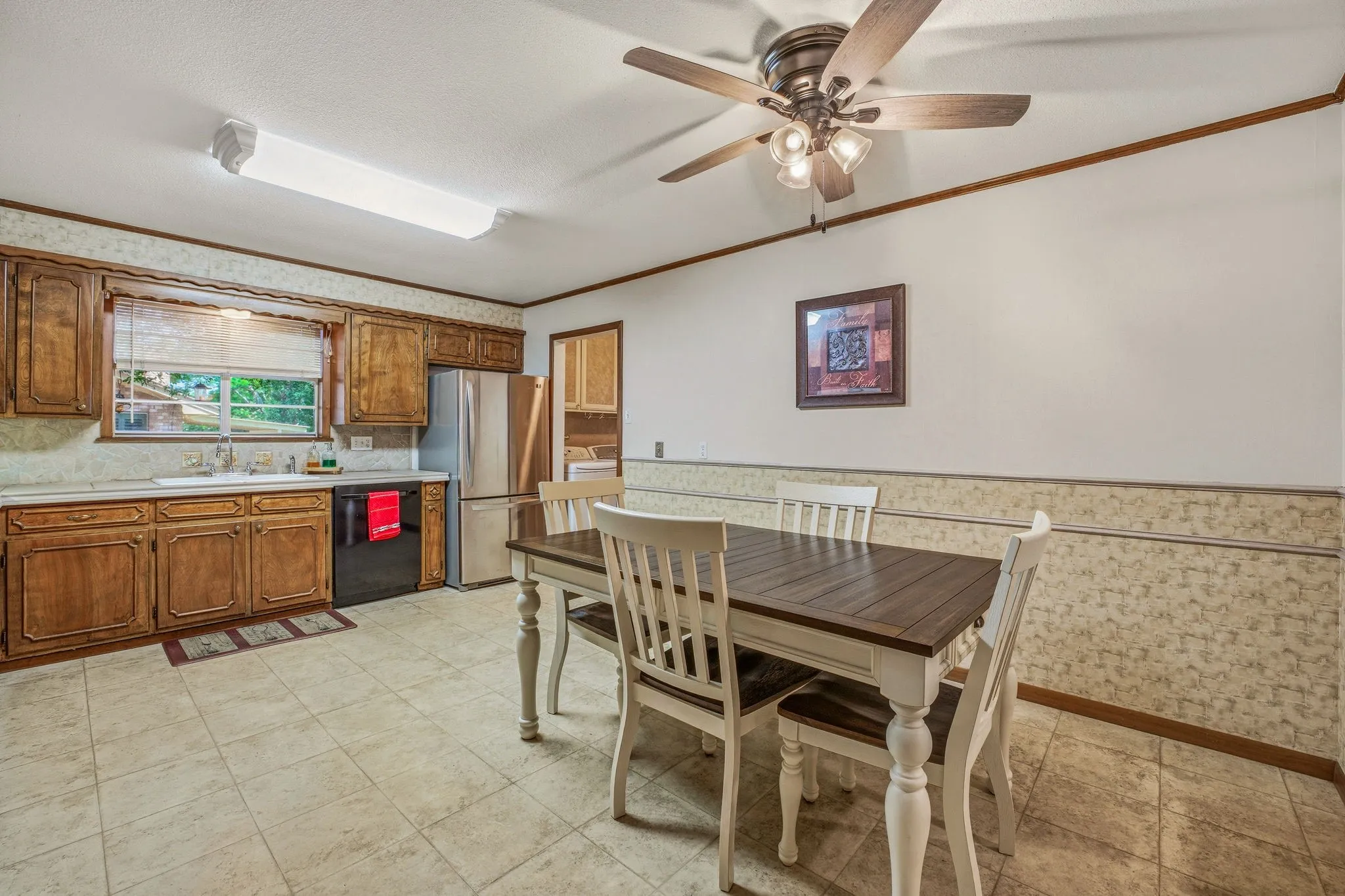 Single Family Residence For Sale in Erath County , 1335 N Lydia Street, Stephenville, Texas 76401, 3 Bedroom, 2 Bathroom, 1 Garage spaces, 2,020 Sqft, built in 1974, mls#21292472, Real Estate Agent in Stephenville, Homes For Sale in Erath county, Homes For Sale in Stephenville, Realtor in Stephenville Texas, Real Estate Brokerage Independent Realty Texas, Luminita Cordes Realtor