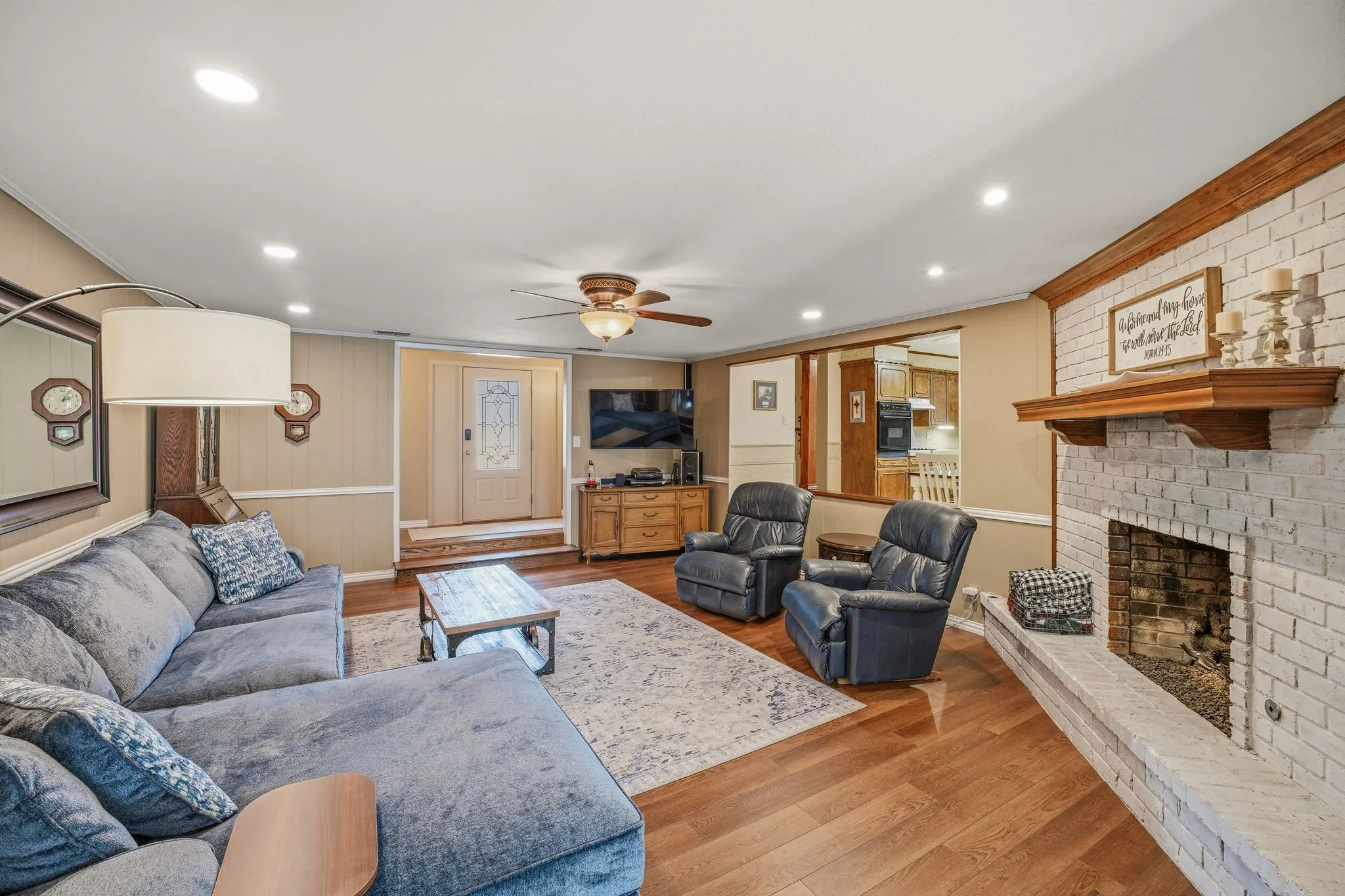 Single Family Residence For Sale in Erath County , 1335 N Lydia Street, Stephenville, Texas 76401, 3 Bedroom, 2 Bathroom, 1 Garage spaces, 2,020 Sqft, built in 1974, mls#21292472, Real Estate Agent in Stephenville, Homes For Sale in Erath county, Homes For Sale in Stephenville, Realtor in Stephenville Texas, Real Estate Brokerage Independent Realty Texas, Luminita Cordes Realtor