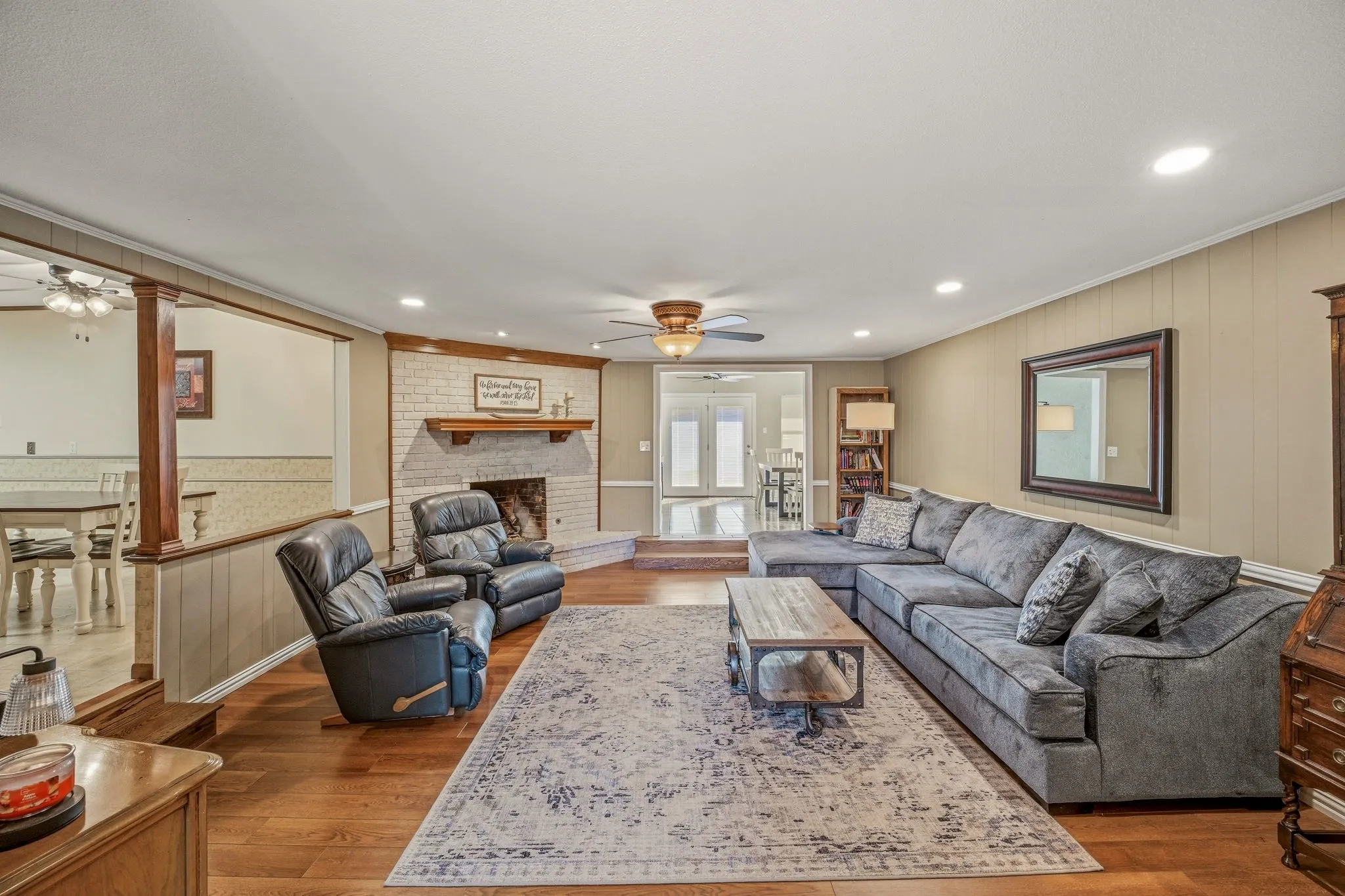 Single Family Residence For Sale in Erath County , 1335 N Lydia Street, Stephenville, Texas 76401, 3 Bedroom, 2 Bathroom, 1 Garage spaces, 2,020 Sqft, built in 1974, mls#21292472, Real Estate Agent in Stephenville, Homes For Sale in Erath county, Homes For Sale in Stephenville, Realtor in Stephenville Texas, Real Estate Brokerage Independent Realty Texas, Luminita Cordes Realtor